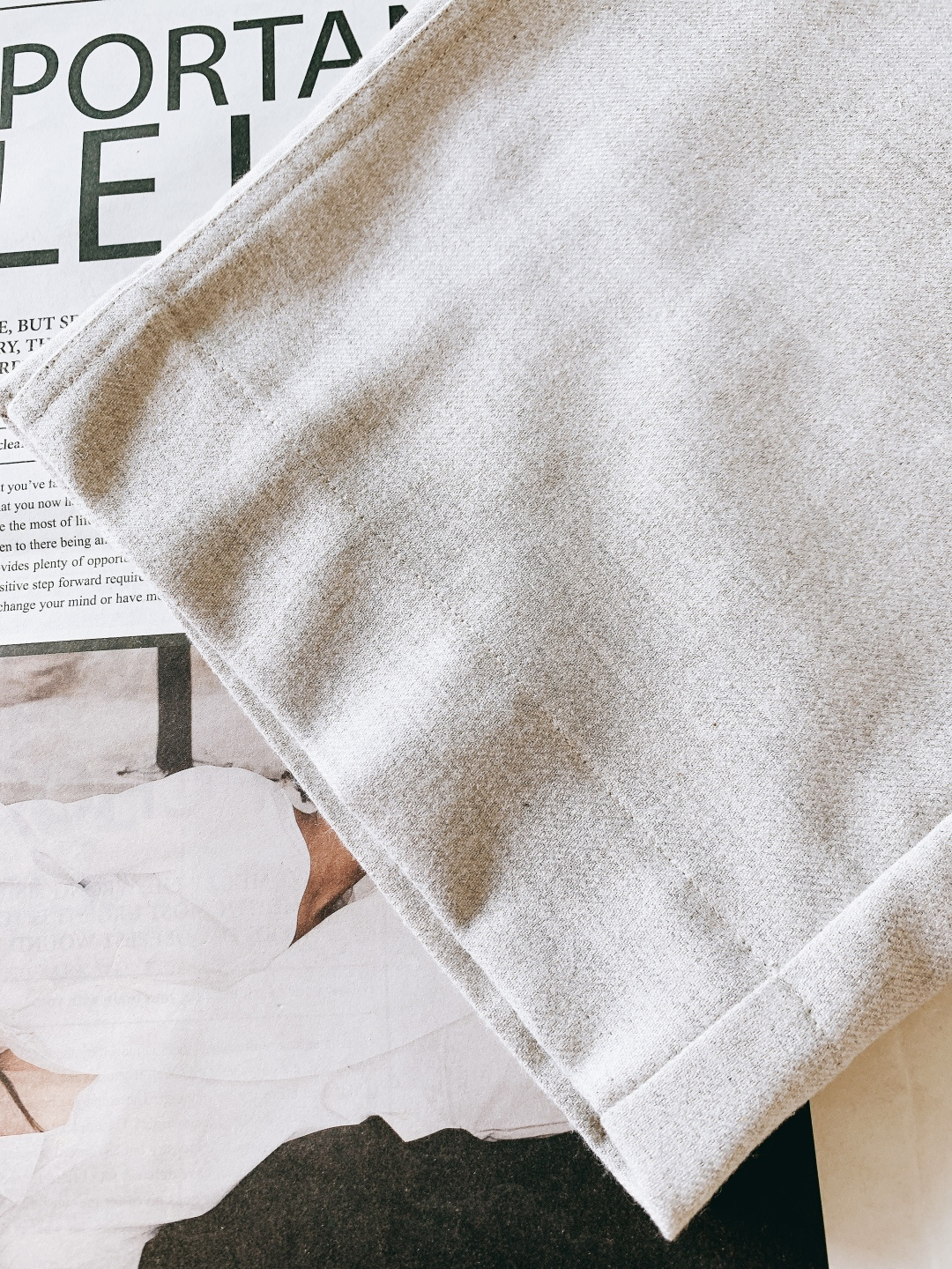 Ermenegildo Zegna 杰尼亚 2025FW秋冬新品 澳洲美丽奴羊毛宽松藏青色休闲裤材质 ，