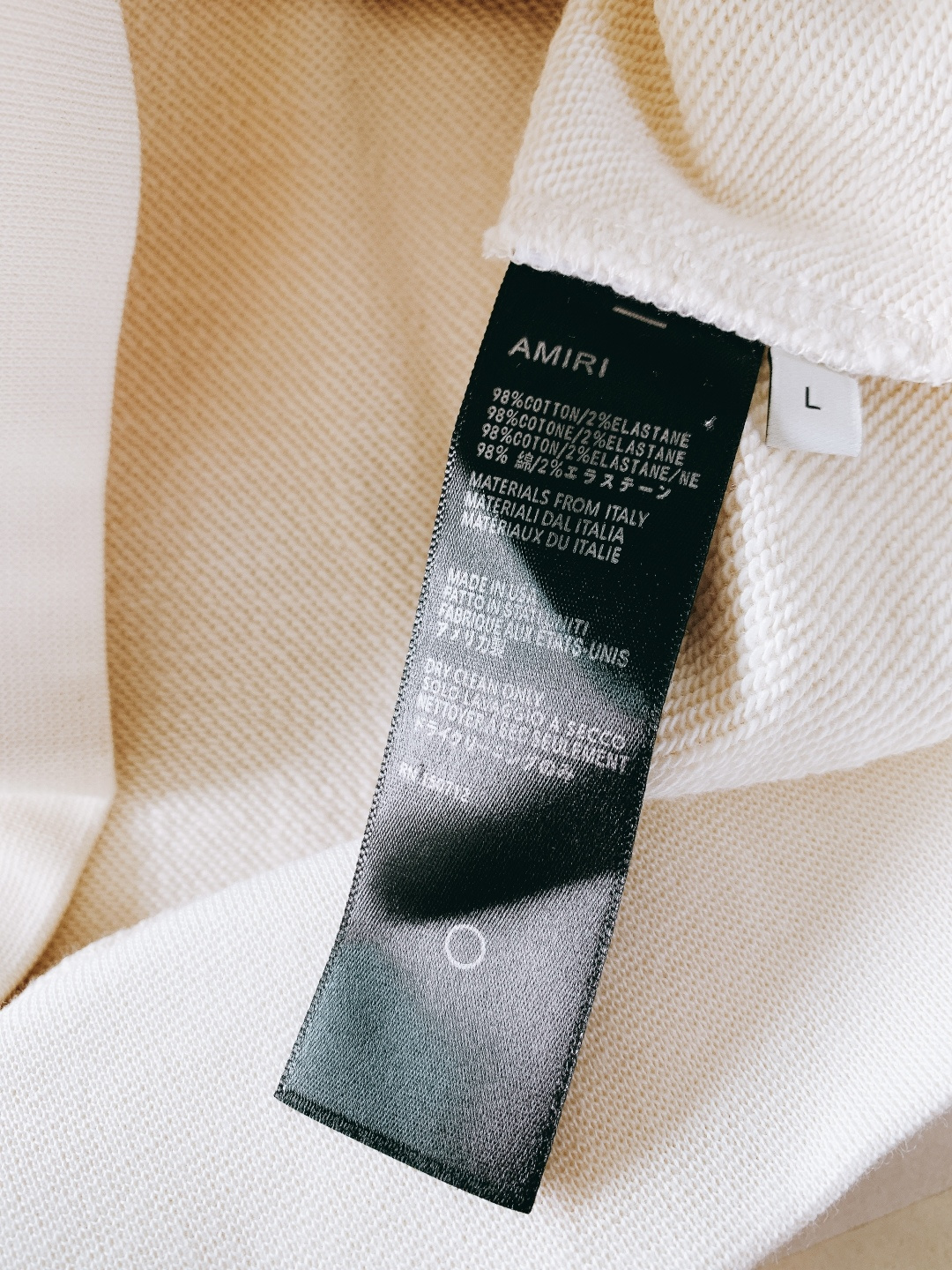 Amiri 2025FW秋冬新品 休闲连帽卫衣。甄选高支精梳棉混纺面料，触感柔软细腻且兼具挺括度，不易起