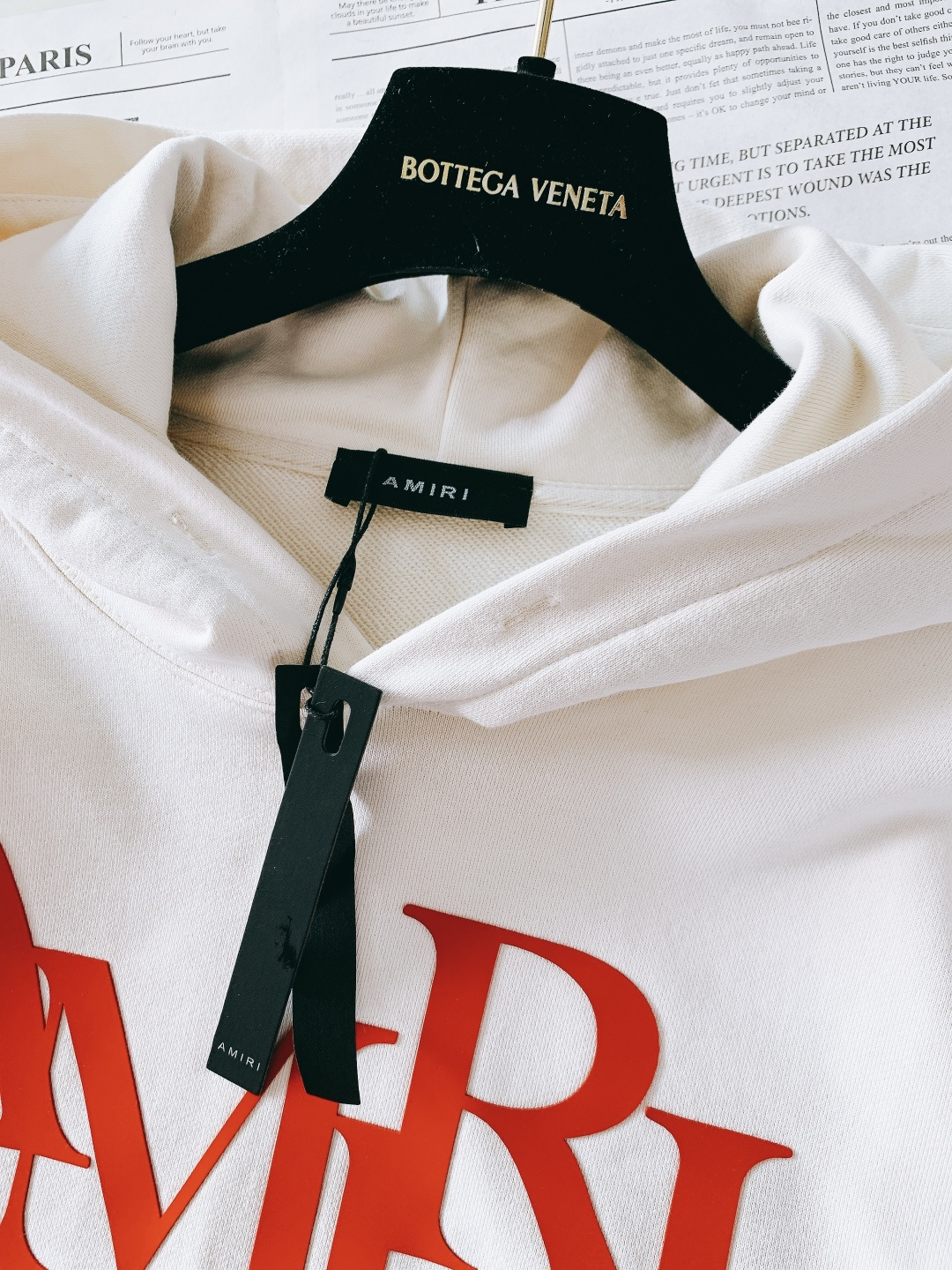 Amiri 2025FW秋冬新品 休闲连帽卫衣。甄选高支精梳棉混纺面料，触感柔软细腻且兼具挺括度，不易起