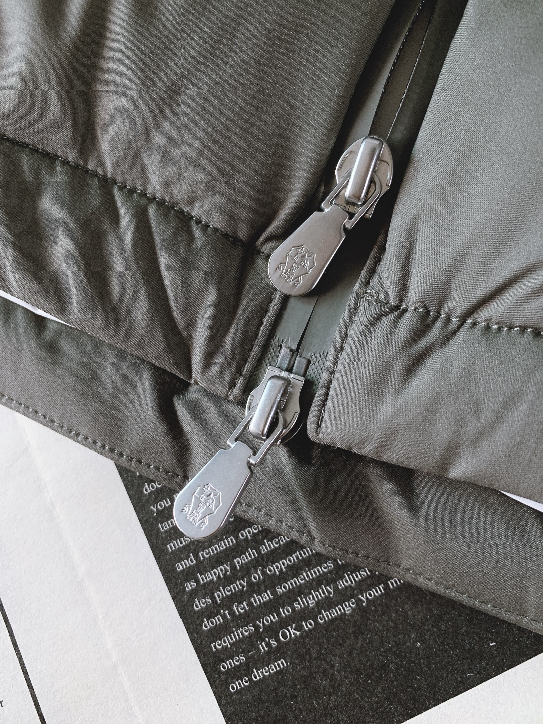 Brunello Cucinelli 布鲁奈罗.库奇内利 2025FW秋冬新品休闲连帽羽绒服。甄选高密度