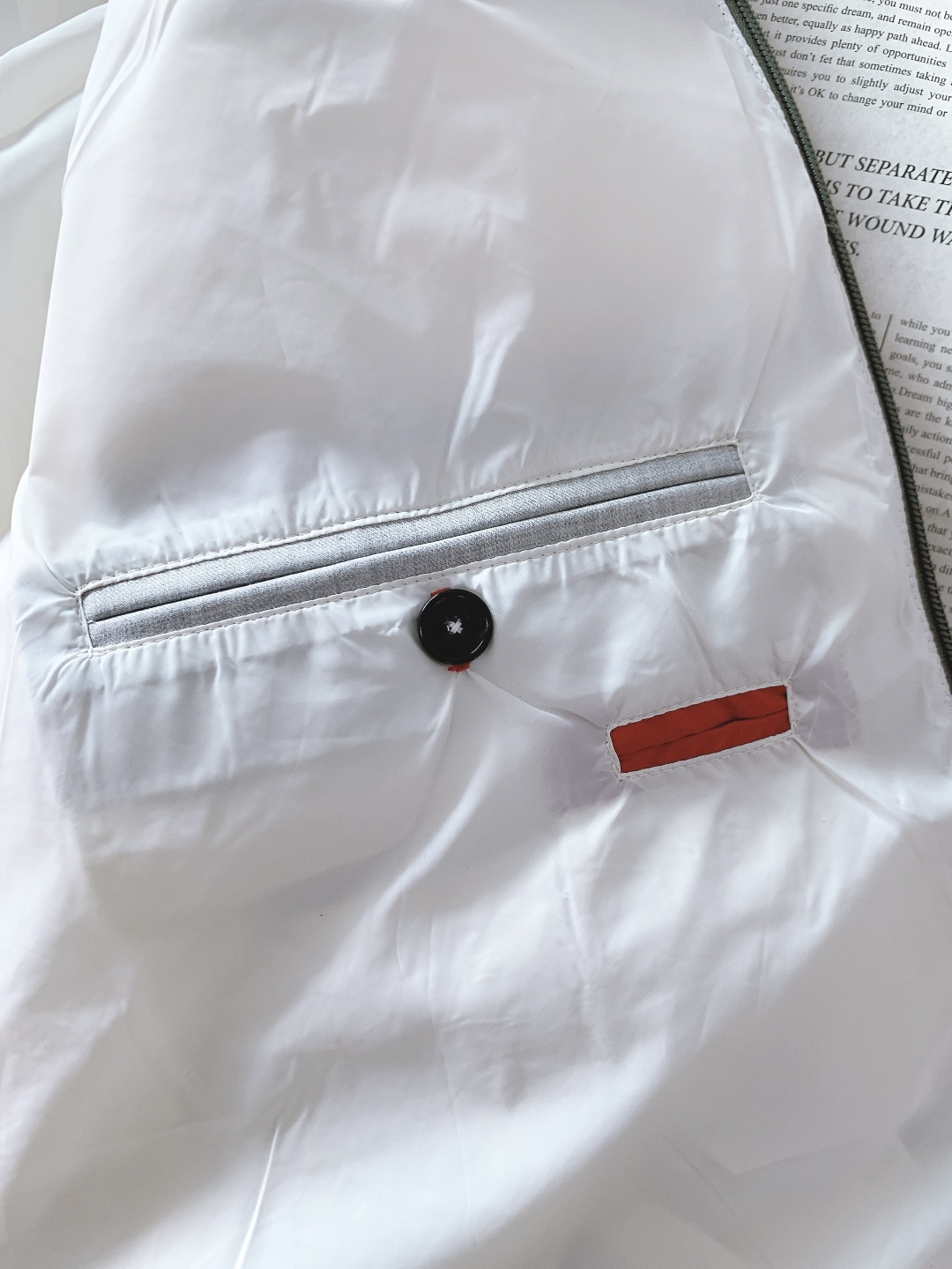 Brunello Cucinelli 布鲁奈罗.库奇内利 2025FW秋冬新品休闲连帽羽绒服。甄选高密度