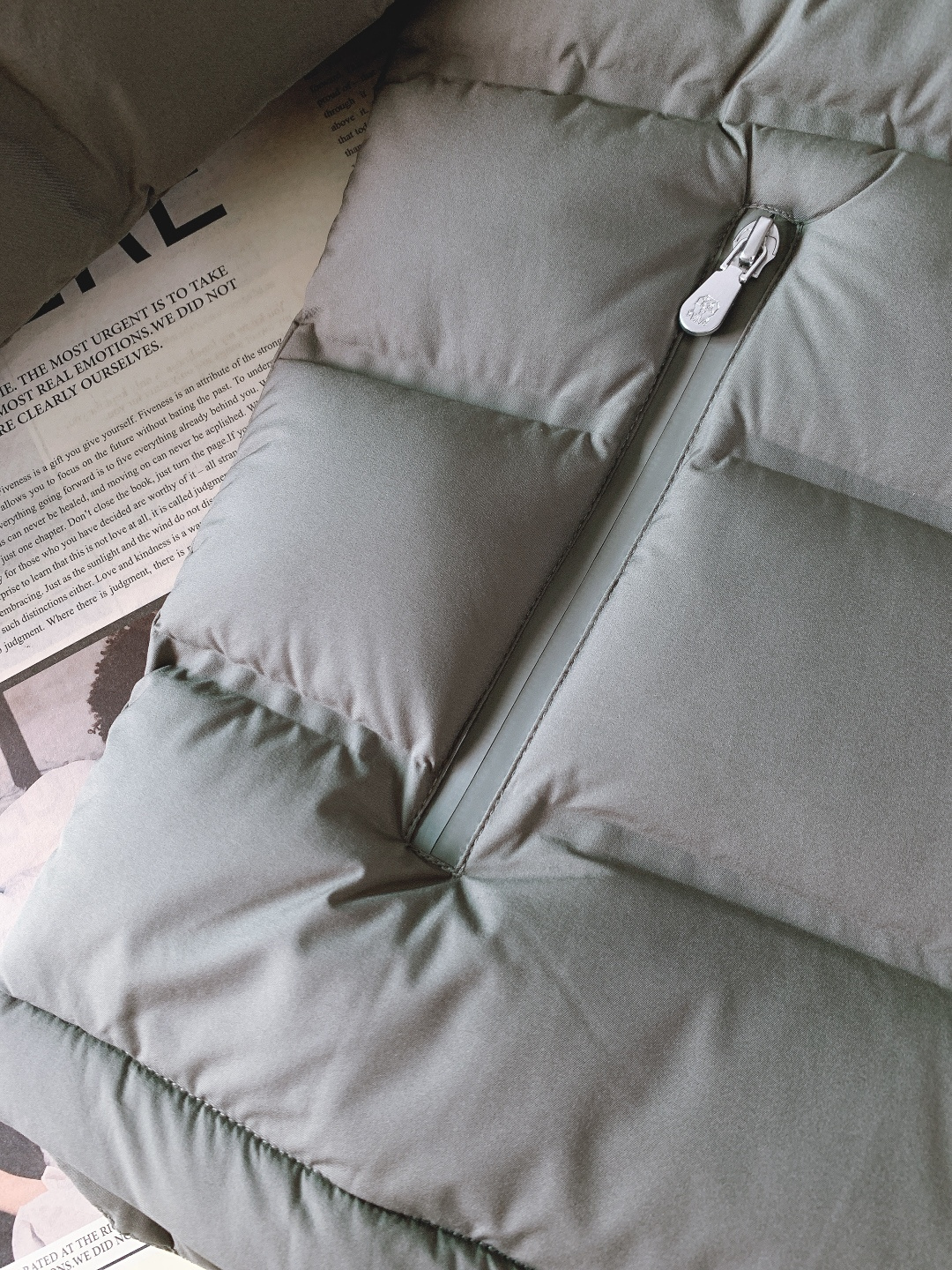 Brunello Cucinelli 布鲁奈罗.库奇内利 2025FW秋冬新品休闲连帽羽绒服。甄选高密度