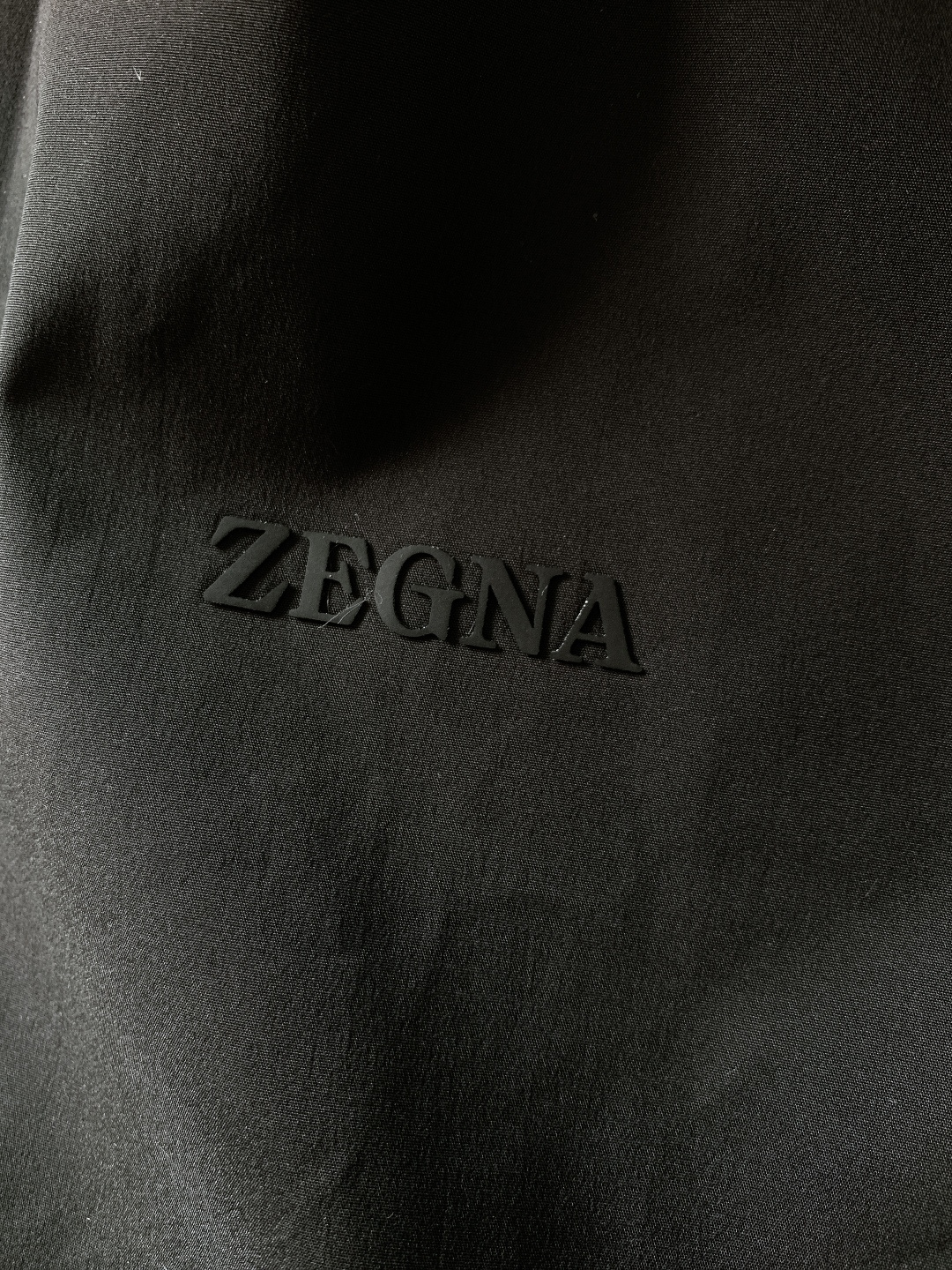 Ermenegildo Zegna 杰尼亚 2025FW秋冬新品 休闲连帽羽绒服。甄选高密尼龙外层，抗风