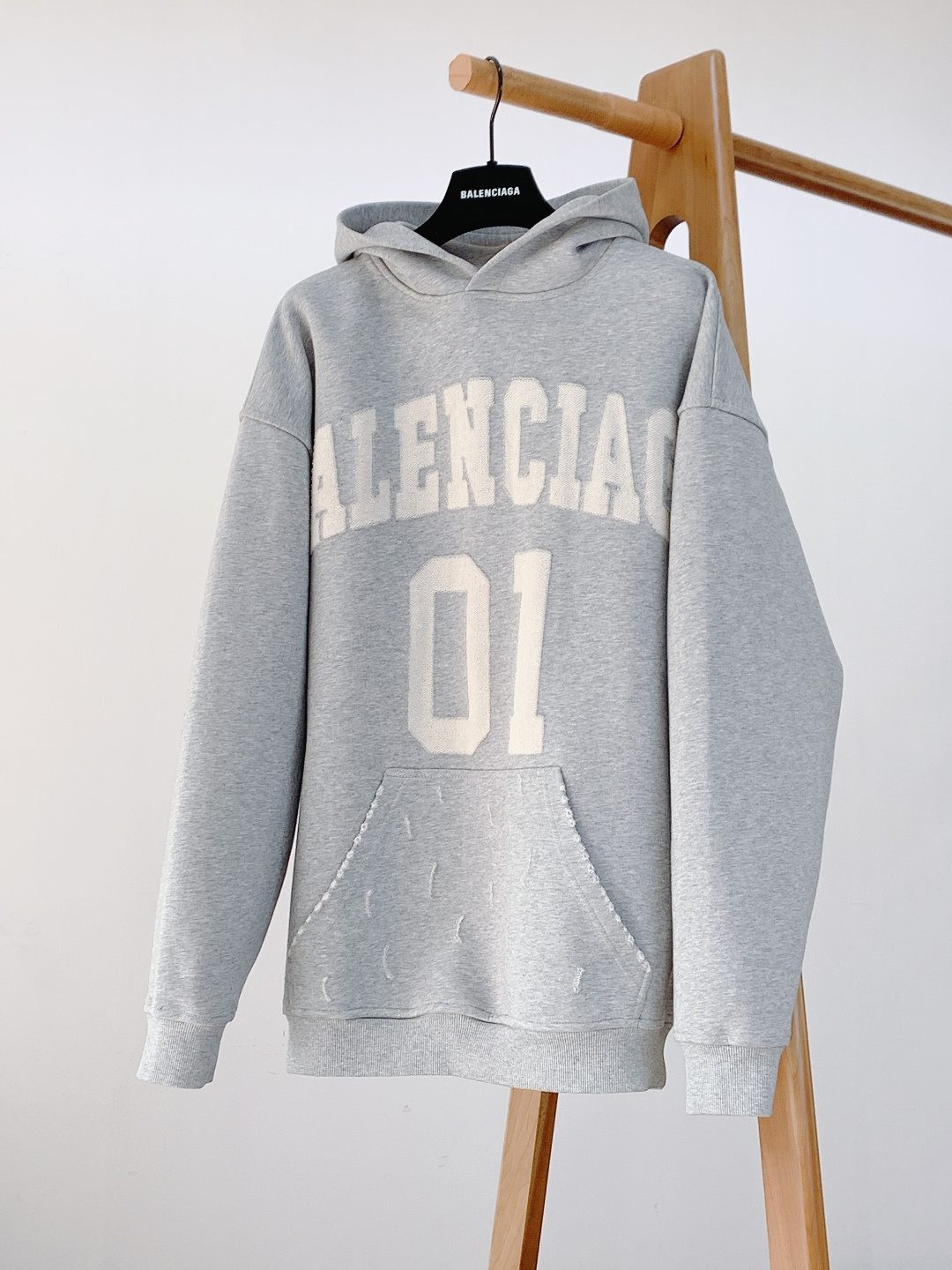 𝐁𝐚𝐥𝐞𝐧𝐜𝐢𝐚𝐠𝐚 巴黎世家 2025FW秋冬新品经典烧花连帽卫衣。甄选380g新疆优质全棉双纱毛圈面