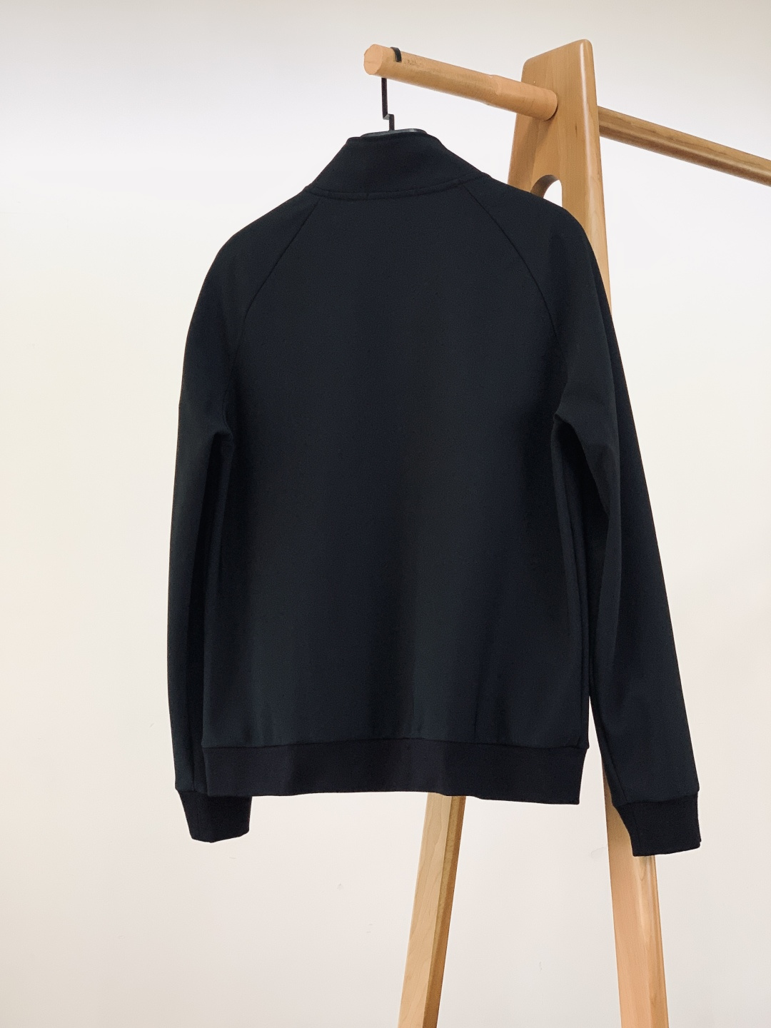 Prada 普拉达 2025FW秋冬新品 时尚休闲套装，进口定制面料打造，舒适透气，质地超赞，客供五金辅