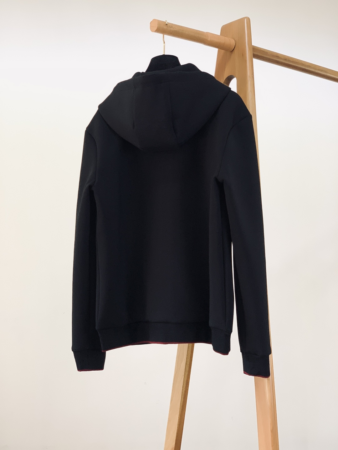 LoroPiana L.P FW秋冬新品 时尚休闲套装，进口定制面料打造，舒适透气，质地超赞，客供五金辅