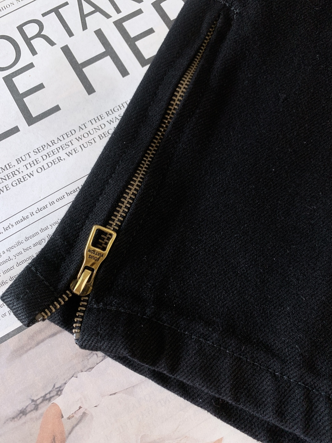 LouisVuitton 路易威登 驴家王炸款牛仔裤👖独爱这一条，弹力直筒牛仔裤…… 重工洗水工艺…..