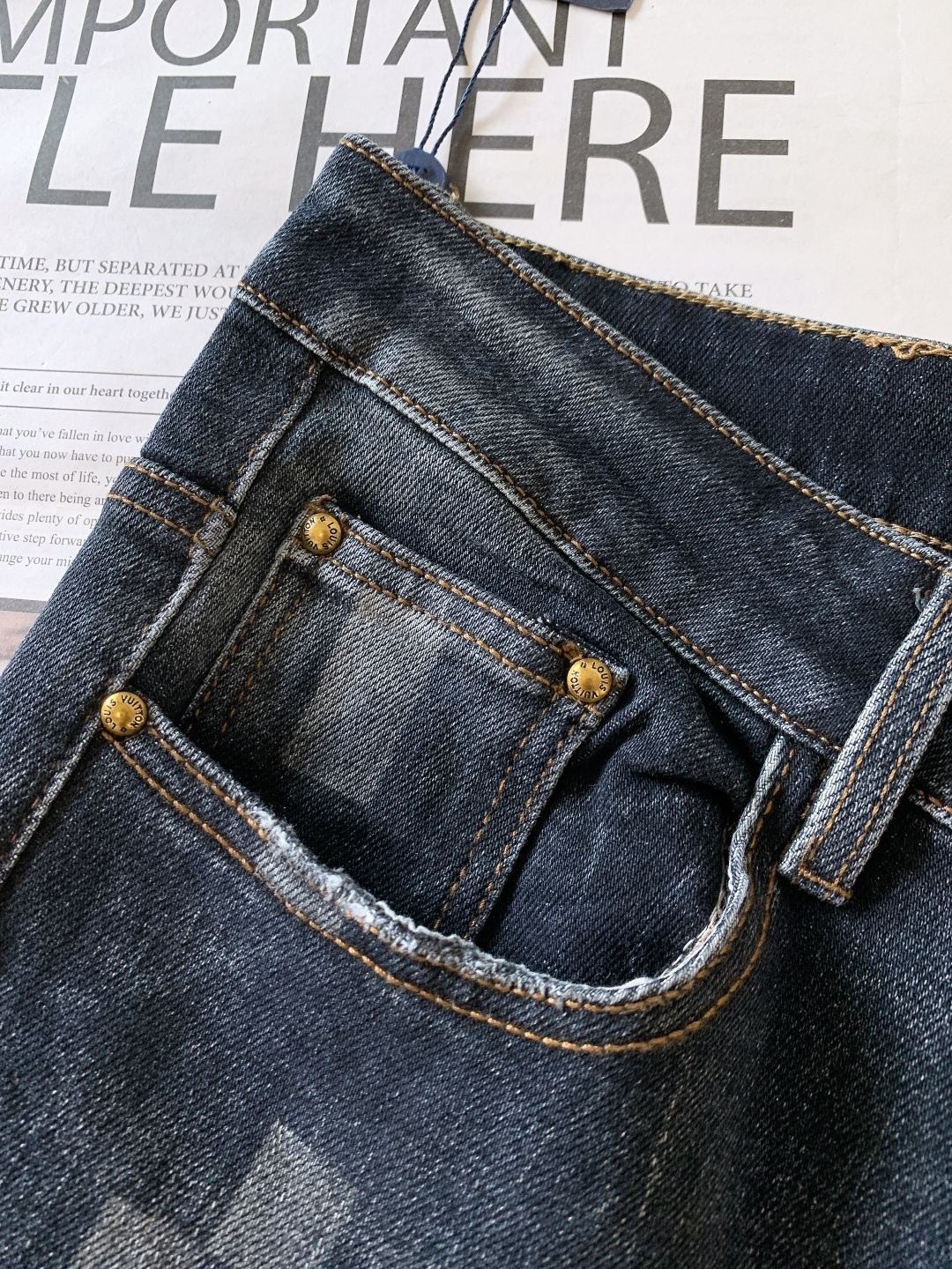 LouisVuitton 路易威登 驴家王炸款牛仔裤👖独爱这一条，经典棋盘格元素直筒牛仔裤…… 重工洗水