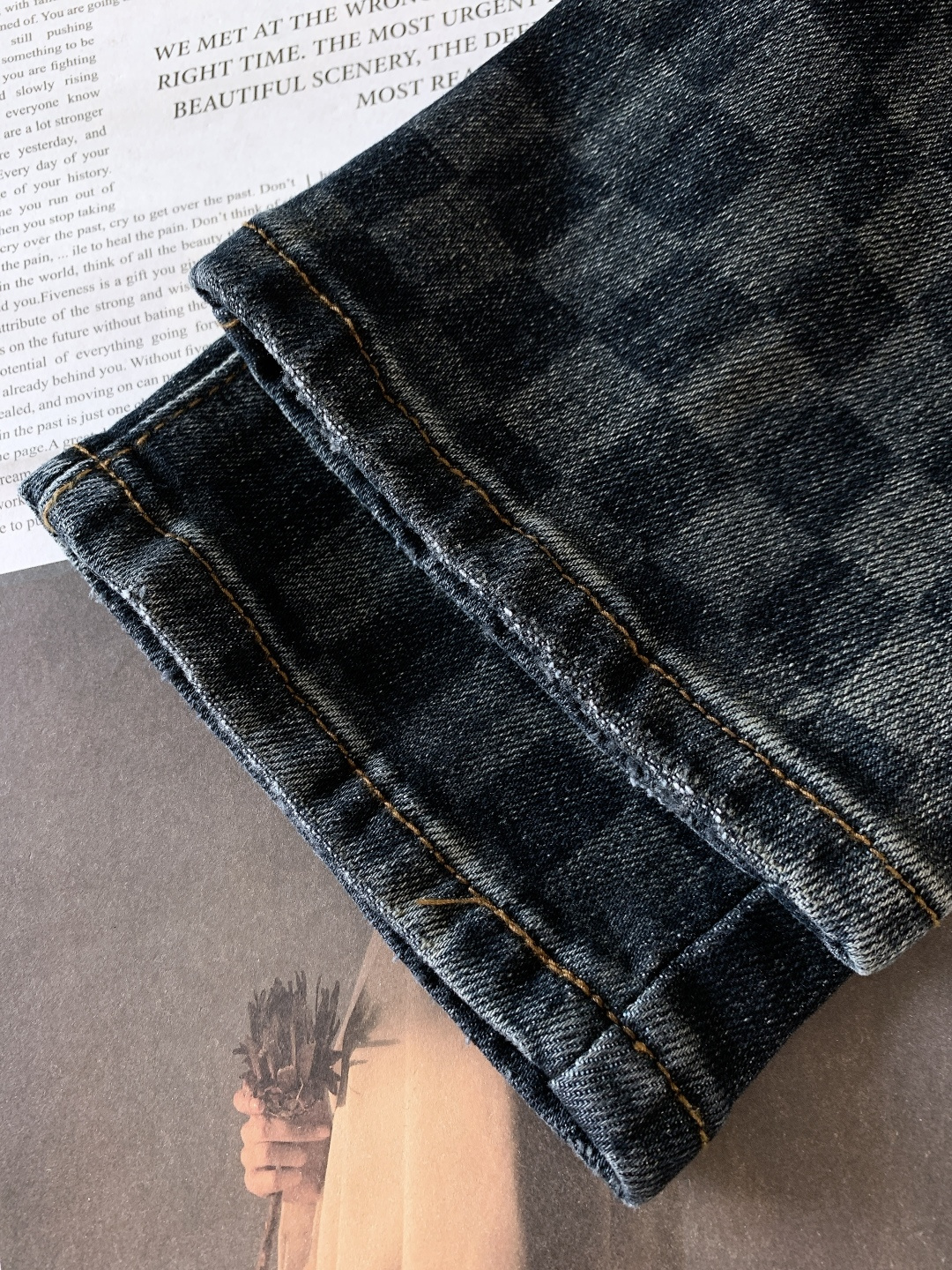 LouisVuitton 路易威登 驴家王炸款牛仔裤👖独爱这一条，经典棋盘格元素直筒牛仔裤…… 重工洗水