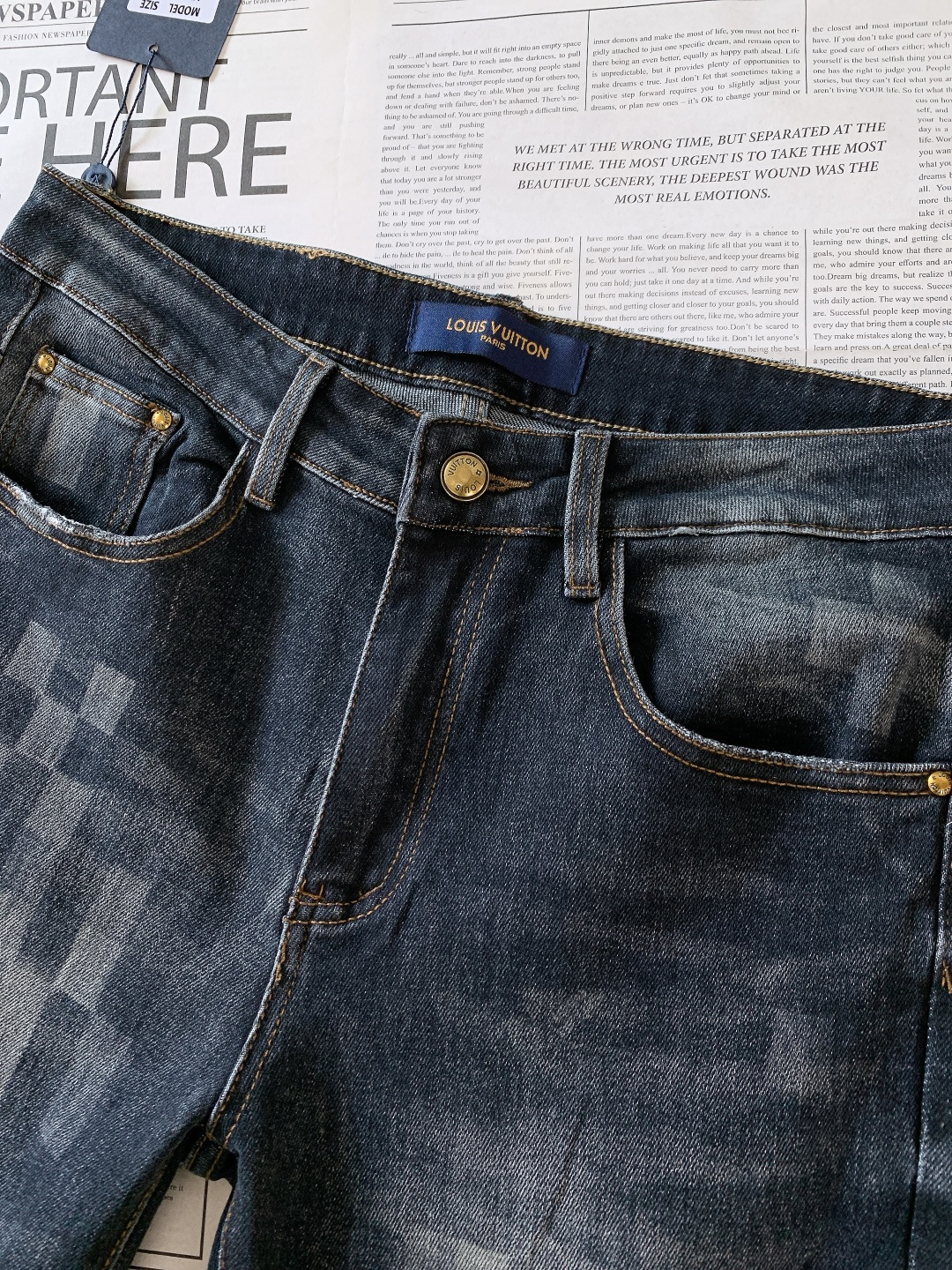 LouisVuitton 路易威登 驴家王炸款牛仔裤👖独爱这一条，经典棋盘格元素直筒牛仔裤…… 重工洗水