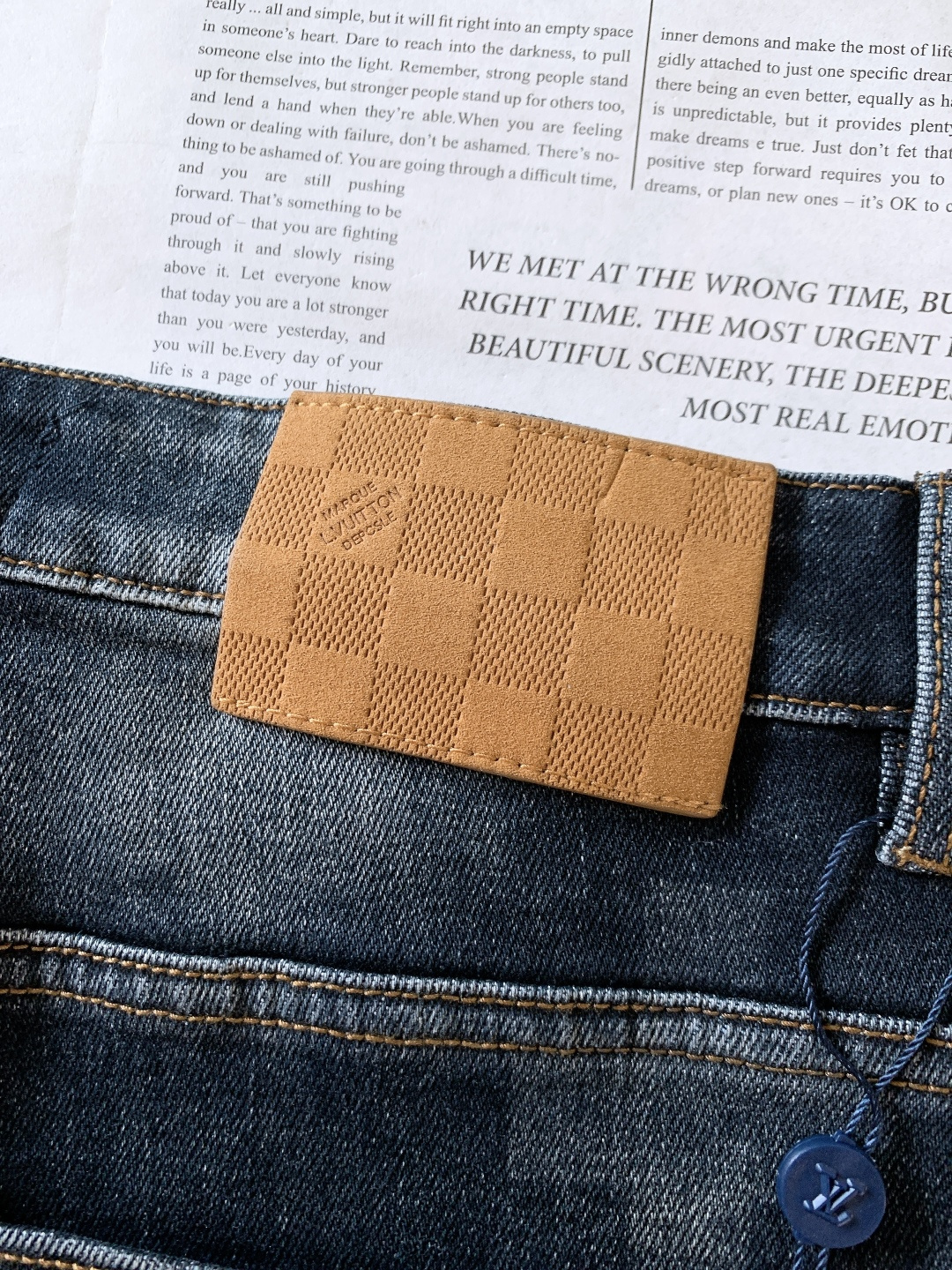 LouisVuitton 路易威登 驴家王炸款牛仔裤👖独爱这一条，经典棋盘格元素直筒牛仔裤…… 重工洗水