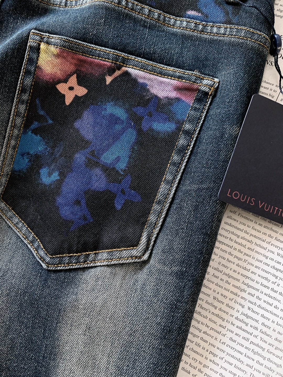 LouisVuitton 路易威登 驴家王炸款牛仔裤👖独爱这一条，弹力直筒牛仔裤…… 重工洗水工艺…..