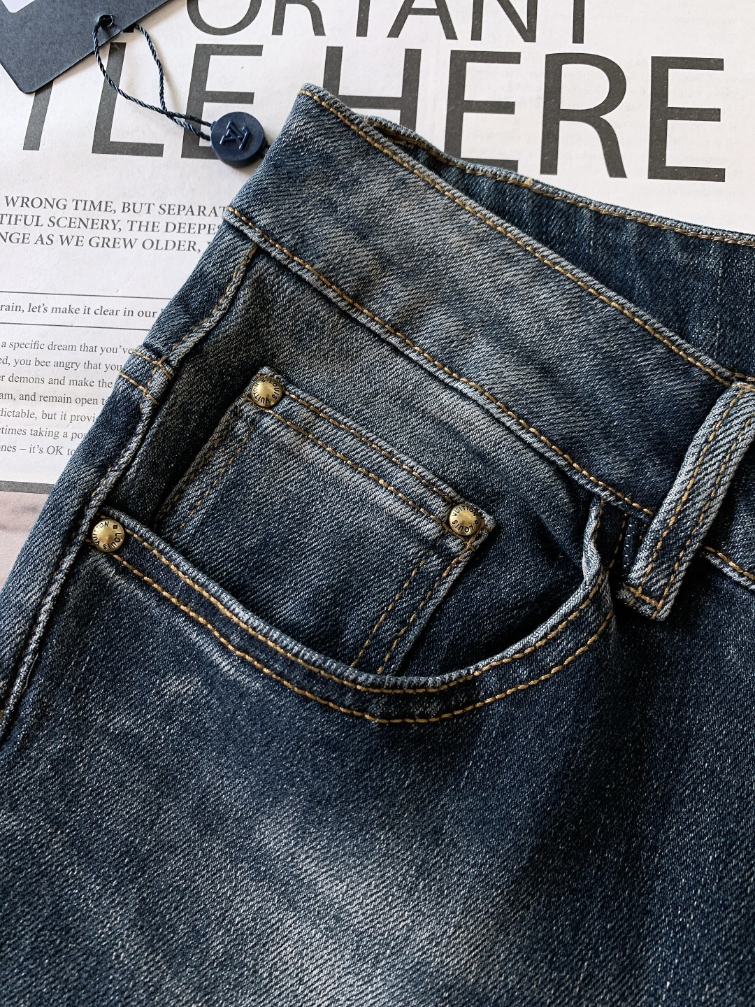 LouisVuitton 路易威登 驴家王炸款牛仔裤👖独爱这一条，弹力直筒牛仔裤…… 重工洗水工艺…..