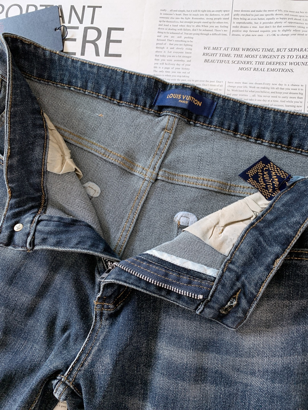 LouisVuitton 路易威登 驴家王炸款牛仔裤👖独爱这一条，弹力直筒牛仔裤…… 重工洗水工艺…..