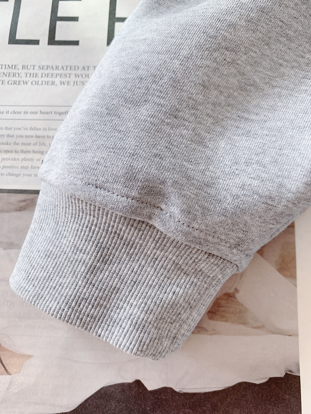 𝐁𝐚𝐥𝐞𝐧𝐜𝐢𝐚𝐠𝐚 巴黎世家 2025FW秋冬新品经典烧花连帽卫衣。甄选380g新疆优质全棉双纱毛圈面