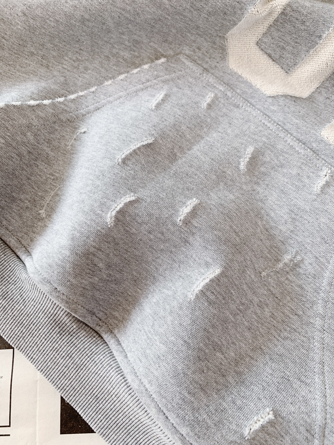 𝐁𝐚𝐥𝐞𝐧𝐜𝐢𝐚𝐠𝐚 巴黎世家 2025FW秋冬新品经典烧花连帽卫衣。甄选380g新疆优质全棉双纱毛圈面