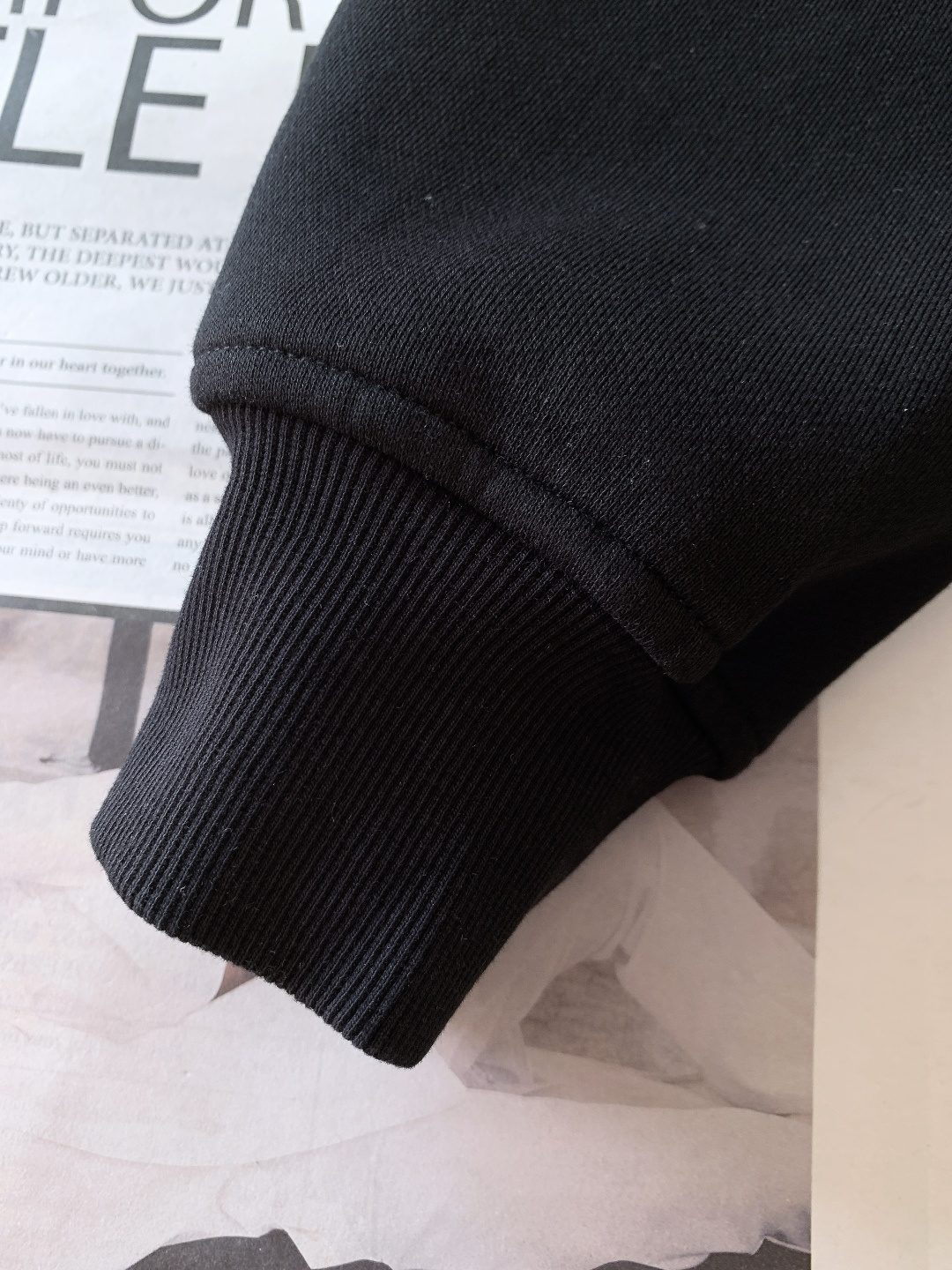 Y-3 山本耀司 2025FW秋冬新品连帽拉链卫衣。甄选420g高密全棉毛圈面料，采用新疆长绒棉双股纱线