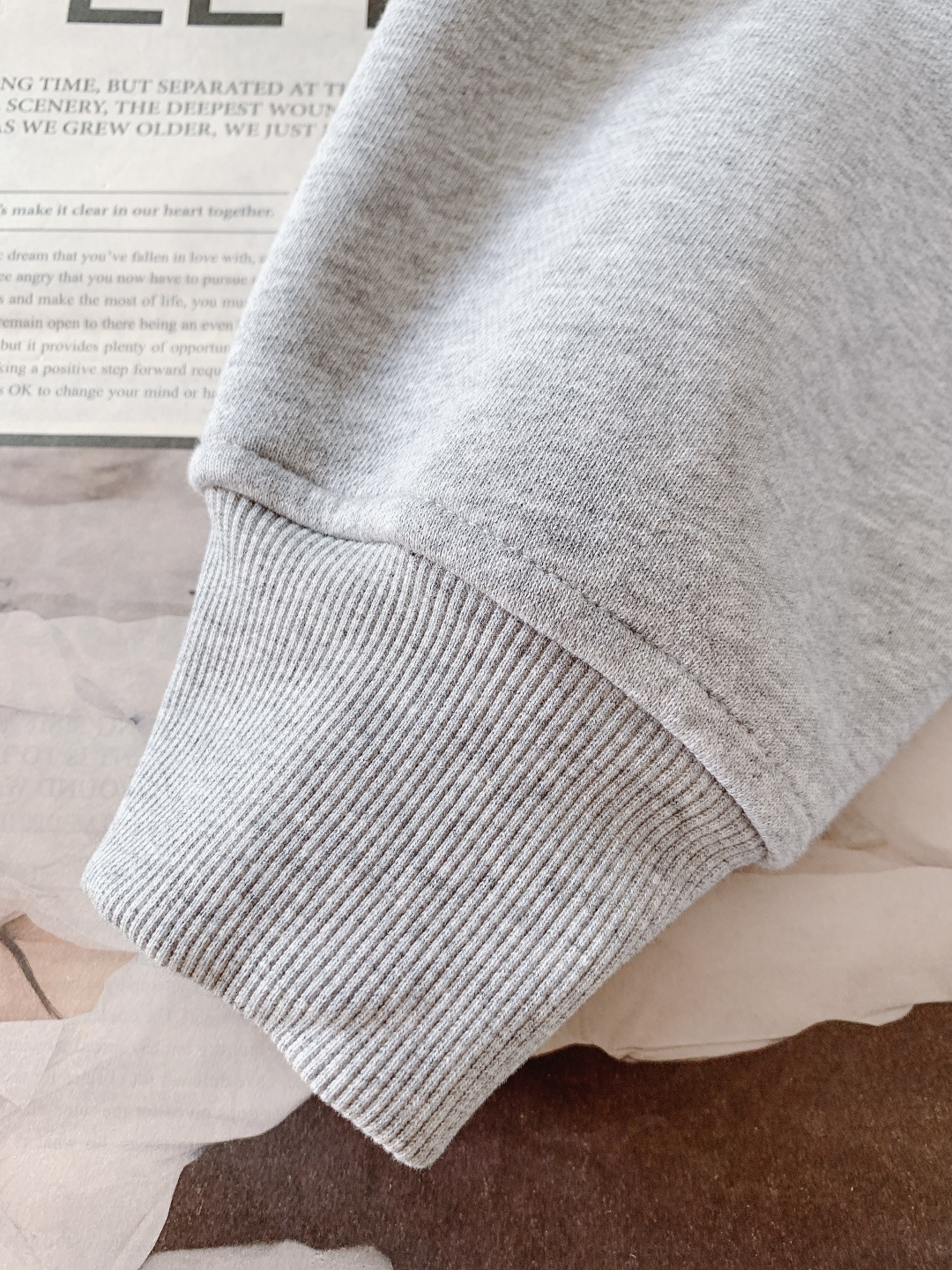 Y-3 山本耀司 2025FW秋冬新品连帽拉链卫衣。甄选420g高密全棉毛圈面料，采用新疆长绒棉双股纱线