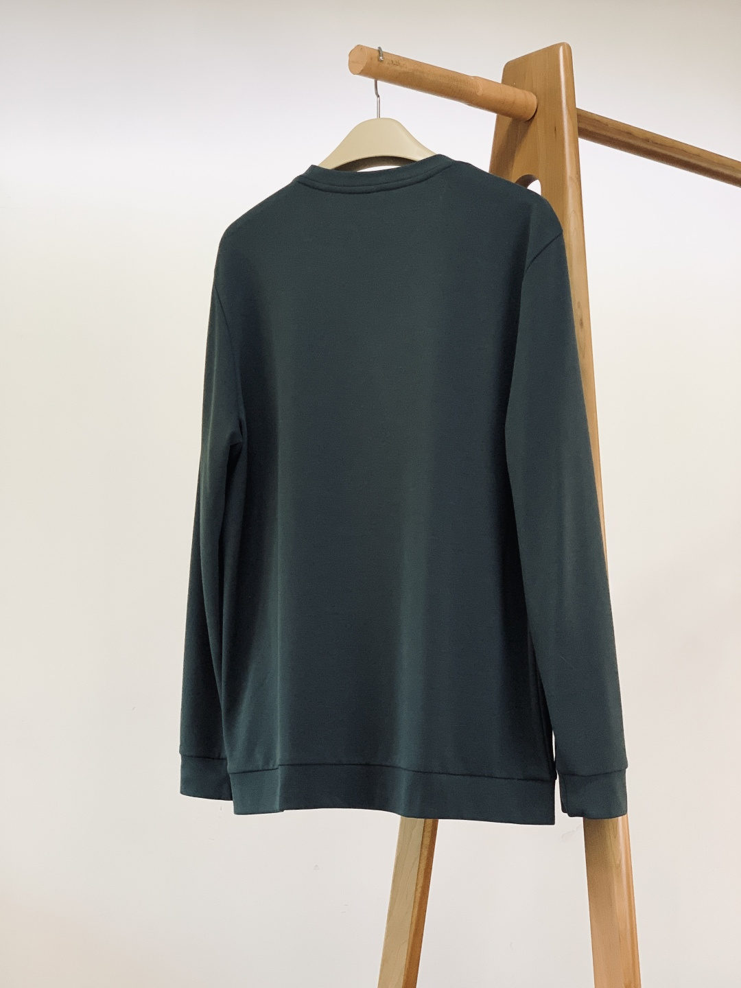 Burberry 巴宝莉 2025FW秋冬新品BBR 圆领长袖 男女同款材质 桑蚕丝➕山羊绒 聚酯纤维 