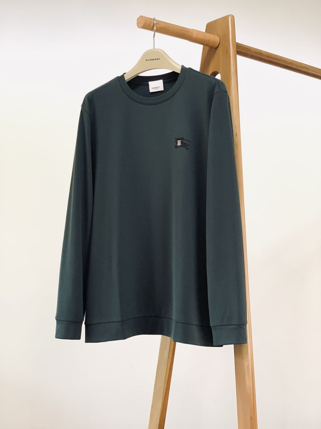 Burberry 巴宝莉 2025FW秋冬新品BBR 圆领长袖 男女同款材质 桑蚕丝➕山羊绒 聚酯纤维 