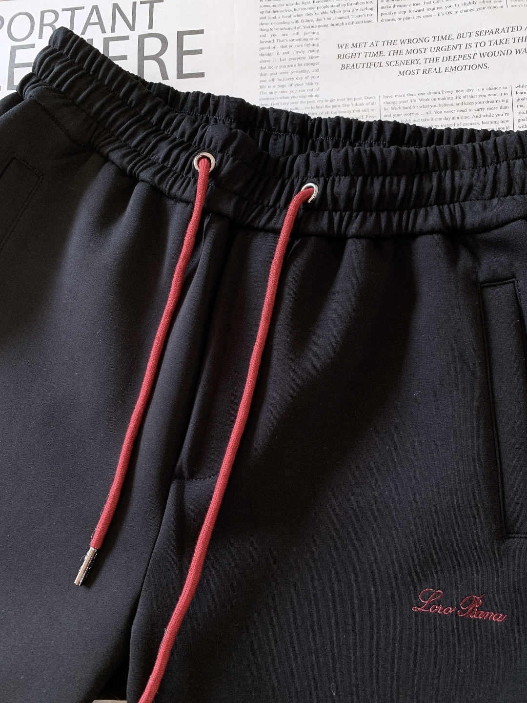 LoroPiana L.P FW秋冬新品 时尚休闲套装，进口定制面料打造，舒适透气，质地超赞，客供五金辅