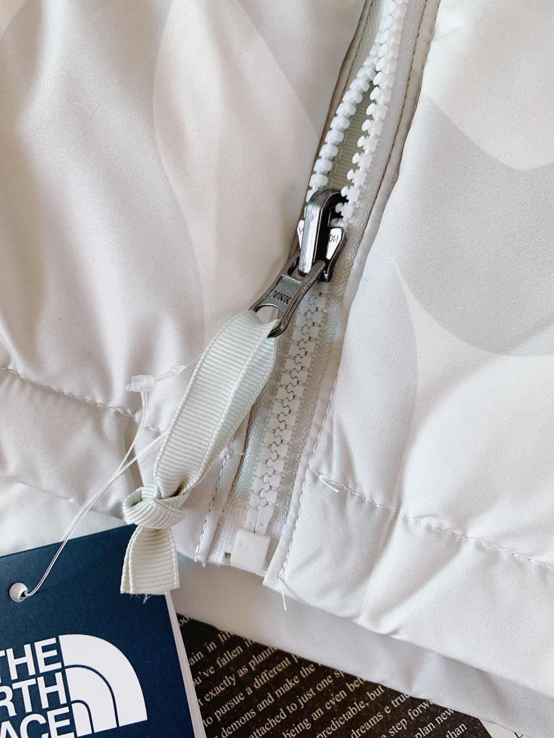 The North Face®北面 ✖️Kaws联名𝟏𝟗𝟗𝟔美版羽绒服 正品打版 全网唯一正确版本全套订