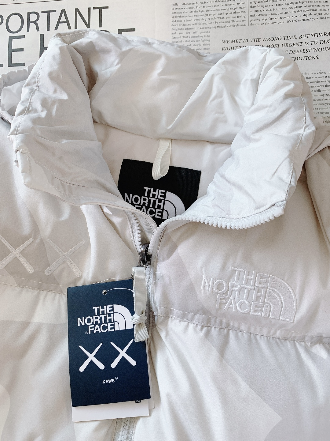 The North Face®北面 ✖️Kaws联名𝟏𝟗𝟗𝟔美版羽绒服 正品打版 全网唯一正确版本全套订