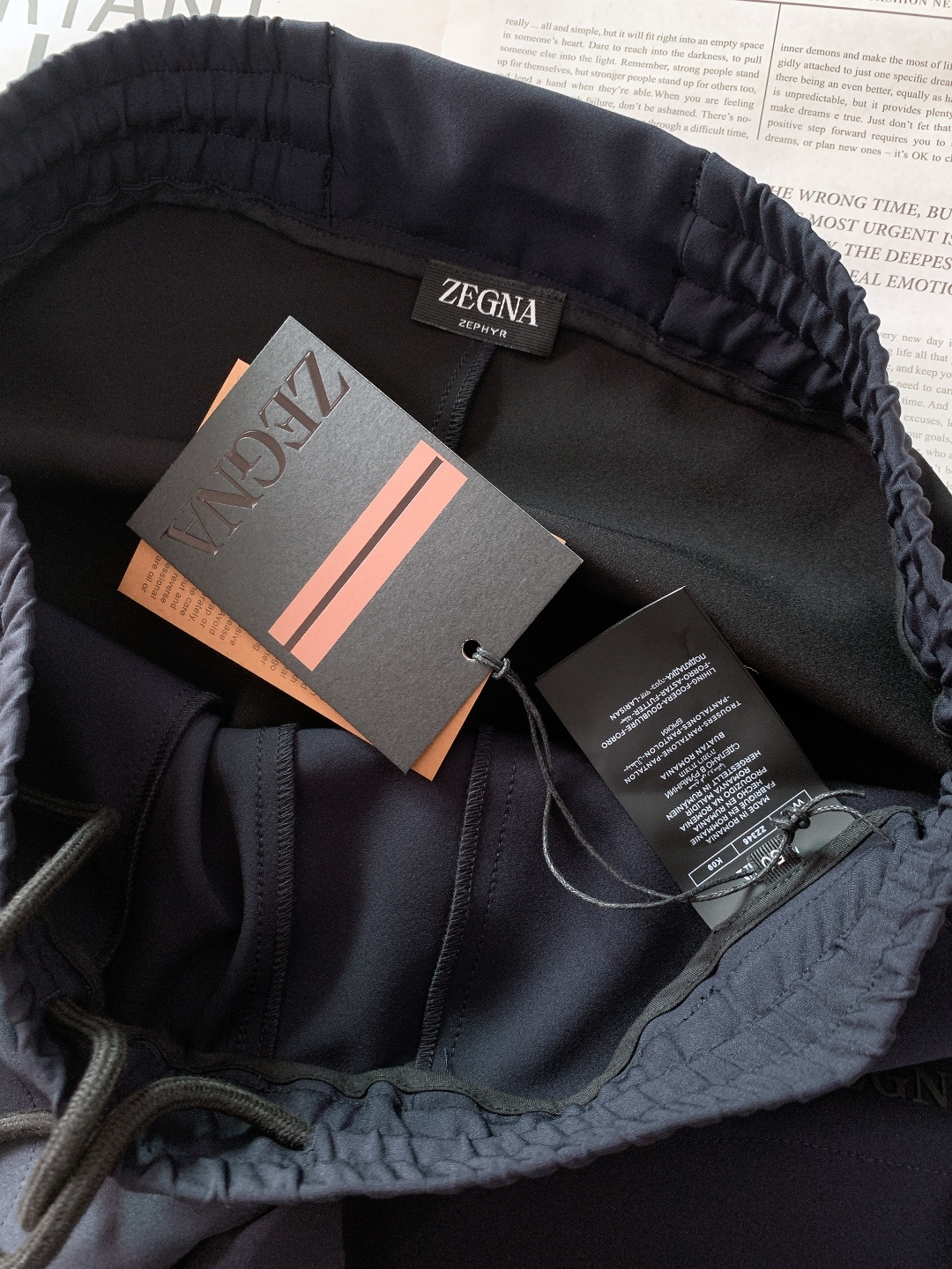 /套 Ermenegildo Zegna 杰尼亚 FW秋冬新品  精英男士的秋冬宝藏——ZZ拼接套装来了！高弹科技面料兼