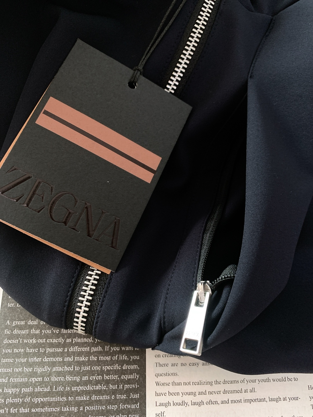 /套 Ermenegildo Zegna 杰尼亚 FW秋冬新品  精英男士的秋冬宝藏——ZZ拼接套装来了！高弹科技面料兼