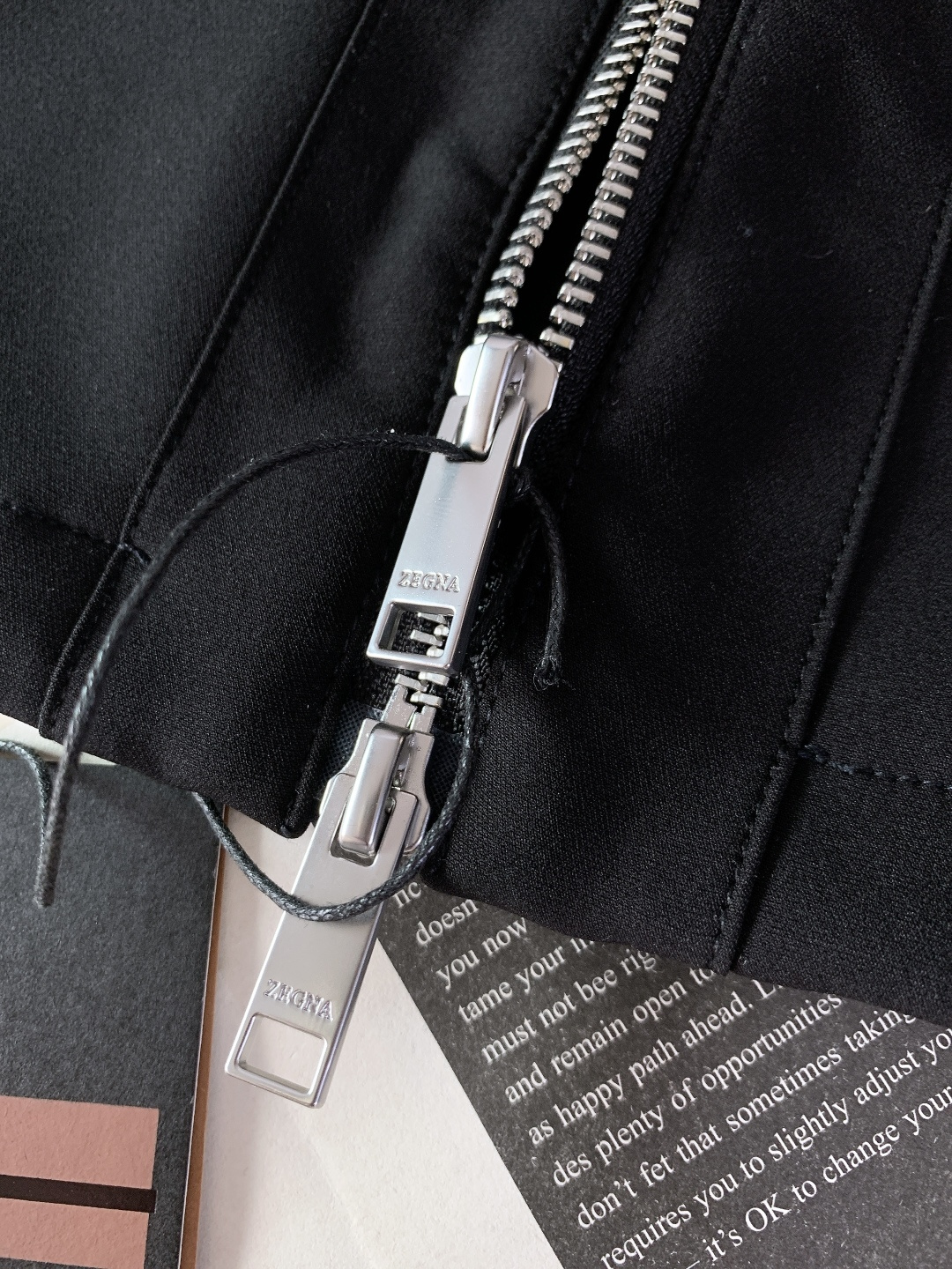 /套 Ermenegildo Zegna 杰尼亚 FW秋冬新品  精英男士的秋冬宝藏——ZZ拼接套装来了！高弹科技面料兼