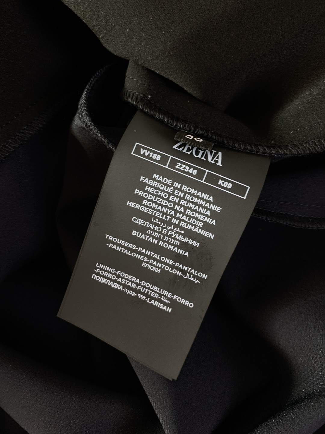 /套 Ermenegildo Zegna 杰尼亚 FW秋冬新品  精英男士的秋冬宝藏——ZZ拼接套装来了！高弹科技面料兼