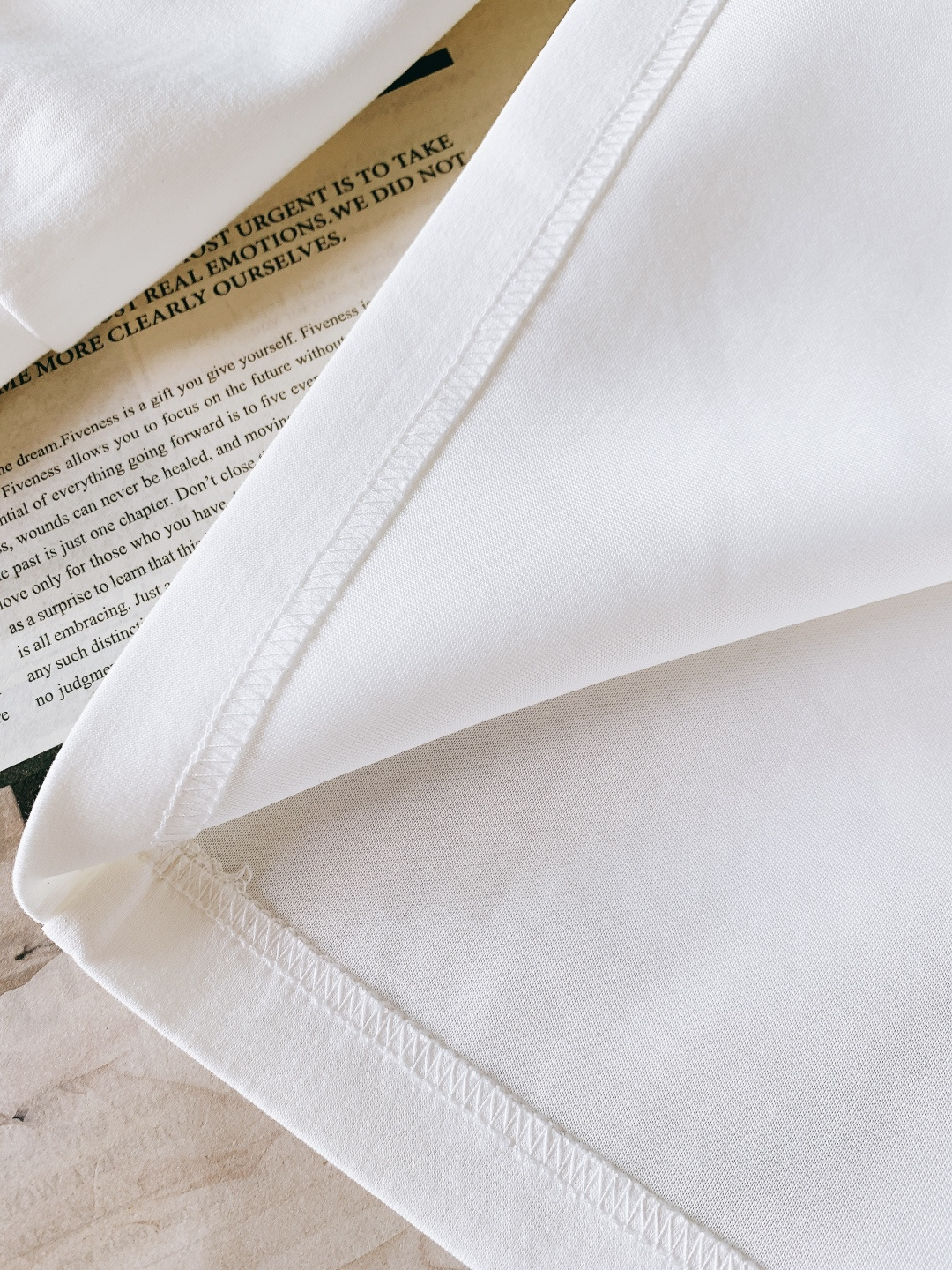 LouisVuitton 路易威登 2025FW秋冬新品 休闲长袖打底衫，将经典Monogram元素以刺