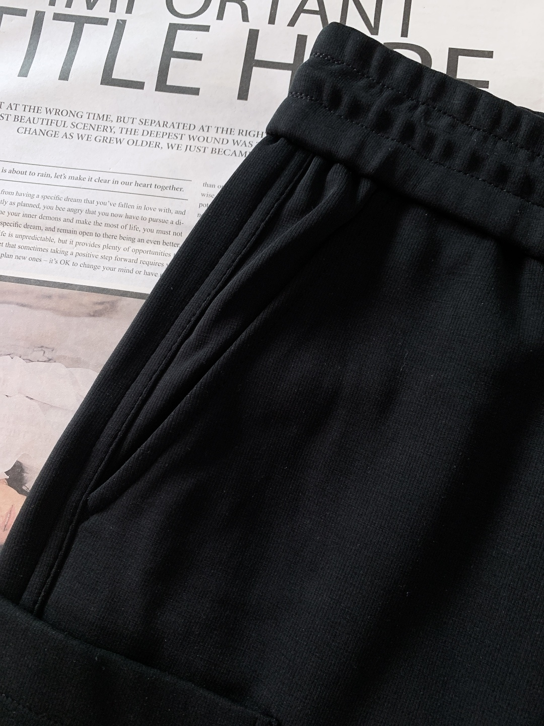 LouisVuitton 路易威登 2025FW秋冬新品 刺绣抽绳休闲裤时尚系列，独特设计，抽绳休闲长裤