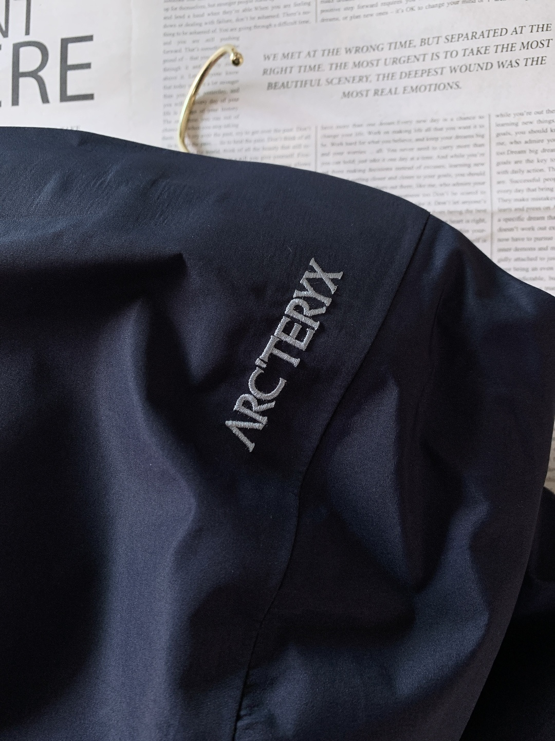ARCTERYX 始祖鸟 高端户外羽绒防水透气三层压胶，羽绒内胆三合一两件套冲锋衣保暖防风防雨透气登山服