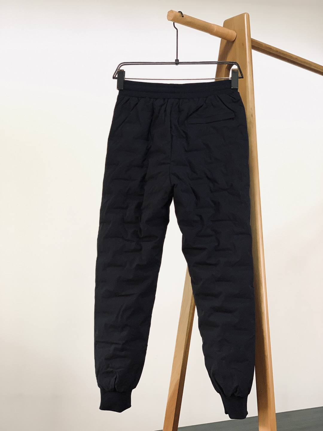 Chrome Hearts 克罗心 2025FW秋冬新品 休闲羽绒裤，把街头腔调焊在身上！经典十字刺绣撞