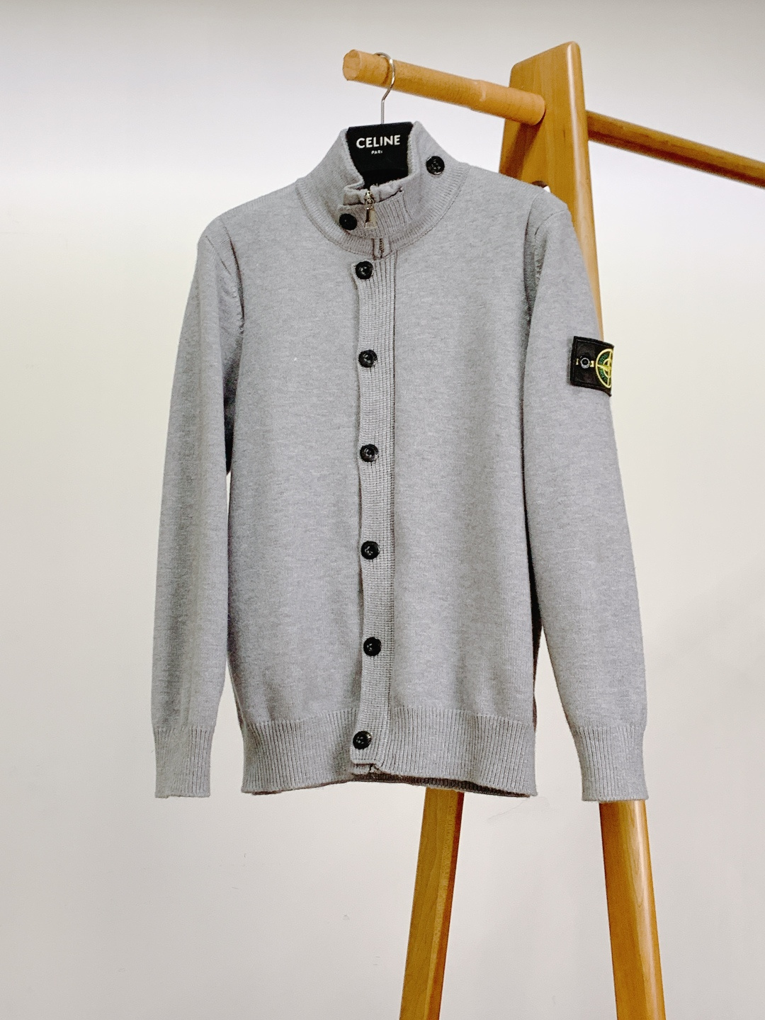 Stone Island 石头岛 拉链开衫毛衣 男女情款毛衣 单穿和内搭都超级好看！ 内搭一排扣子也太美