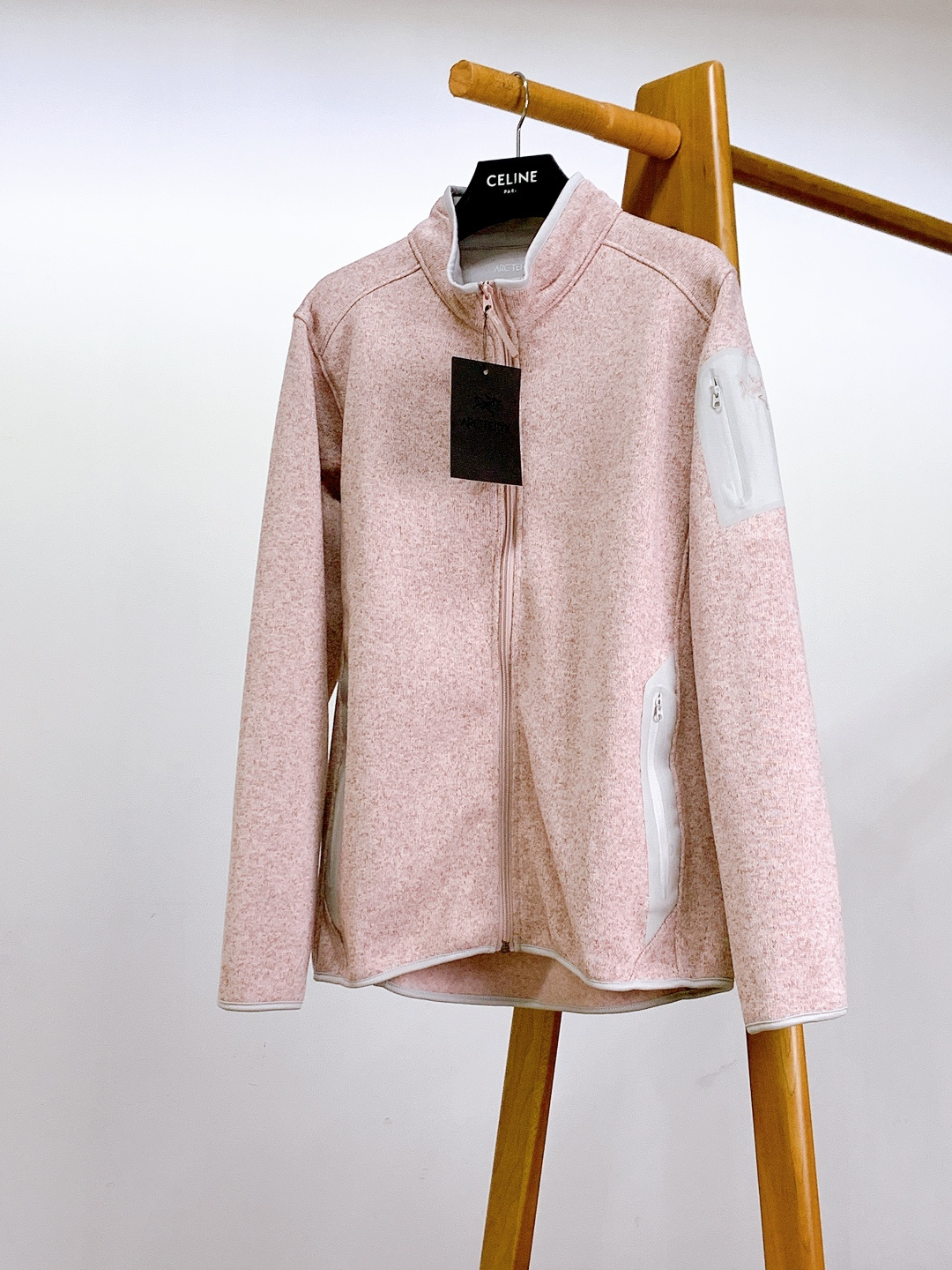 ARCTERYX 始祖鸟 秋冬COVERT玛卡龙配色刺绣版本系列立领开衫轻量抓绒外套，针织衫毛衣夹克外套