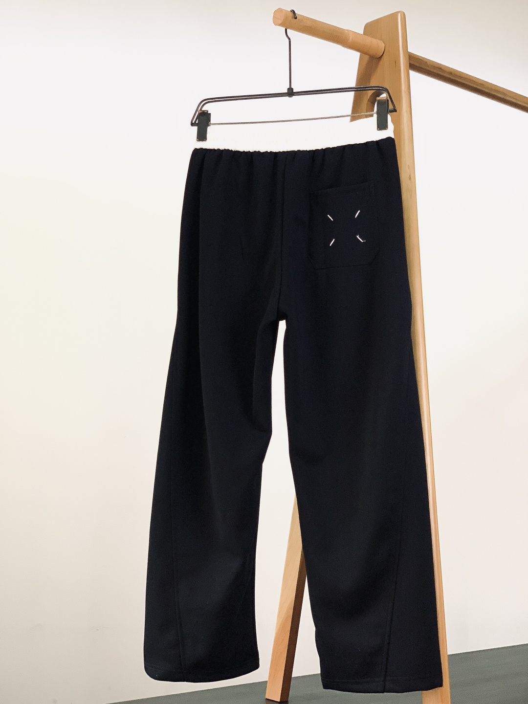 Maison Margiela MM6 马丁马吉拉 2025FW秋冬新品 休闲抽绳工装休闲裤时尚系列，独