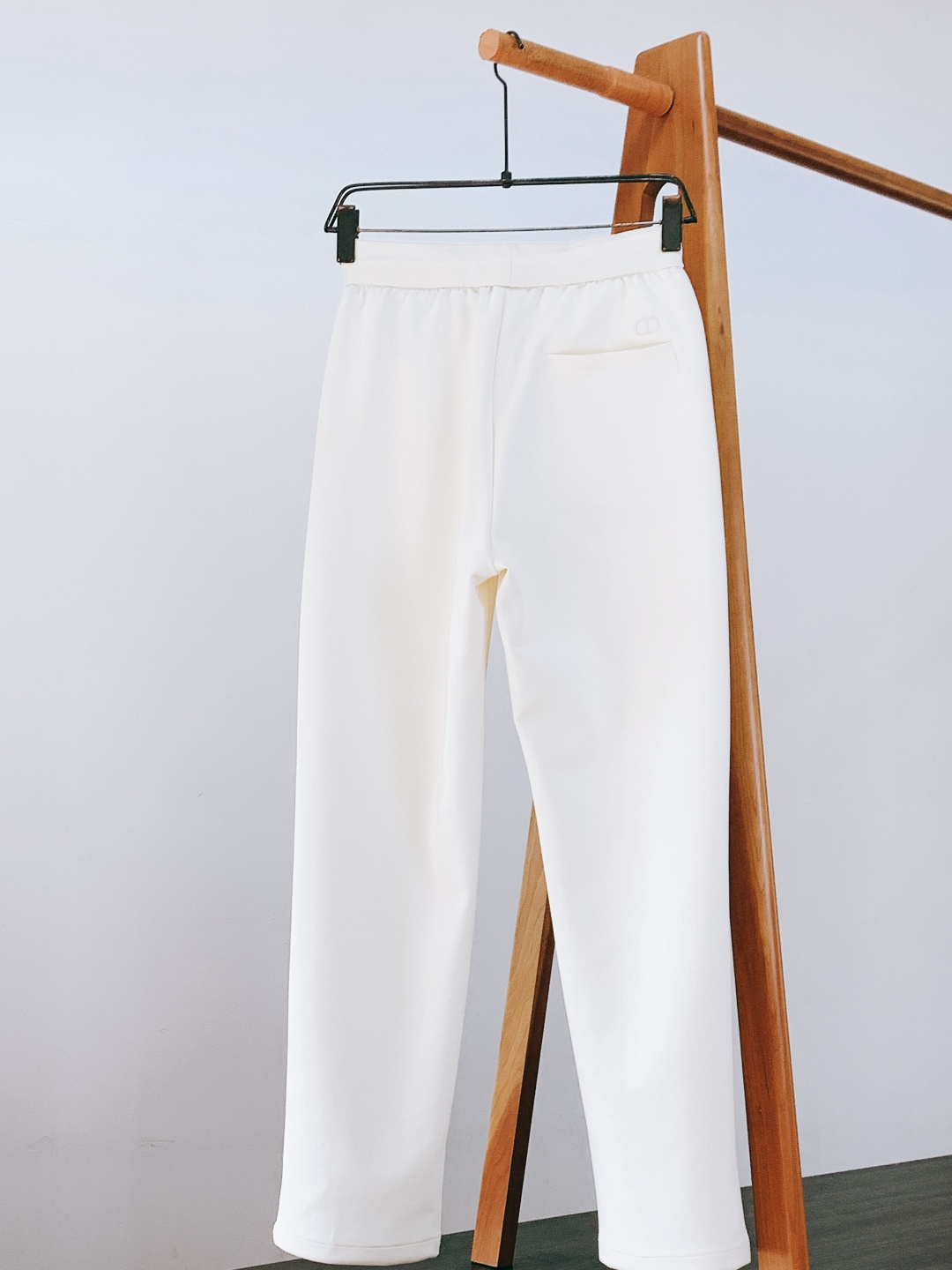 Dior Homme 迪奥·桀傲 2025FW秋冬新品 把法式轻奢刻进细节里！经典黑白双色搭配金属绳扣，