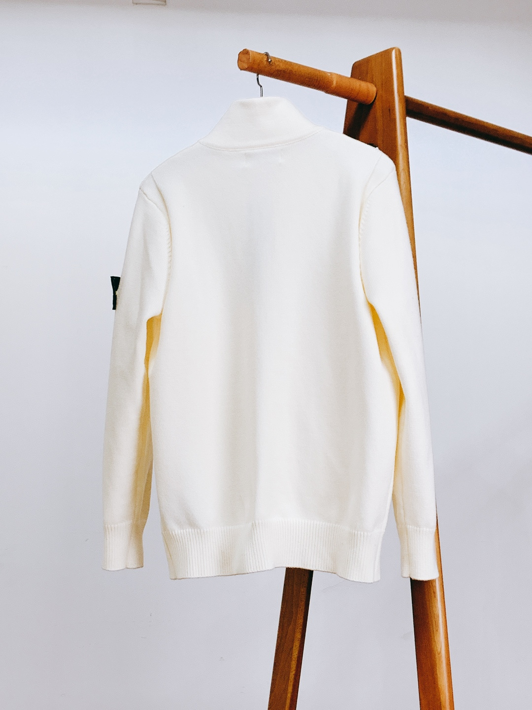 Stone Island 石头岛 拉链开衫毛衣 男女情款毛衣 单穿和内搭都超级好看！ 内搭一排扣子也太美