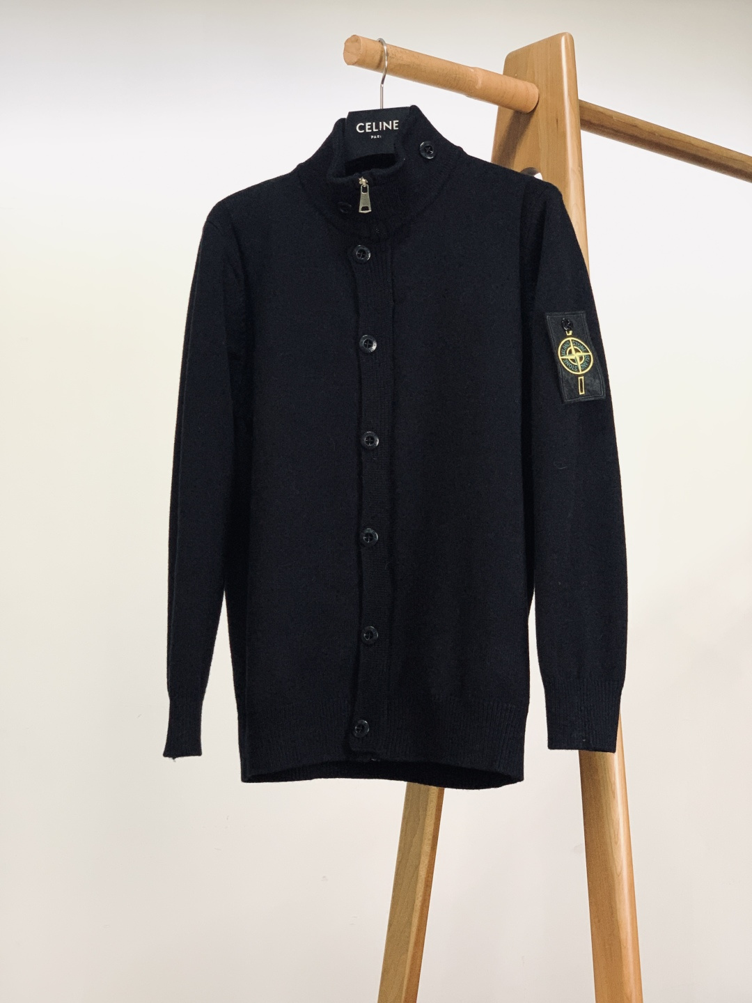 Stone Island 石头岛 拉链开衫毛衣 男女情款毛衣 单穿和内搭都超级好看！ 内搭一排扣子也太美