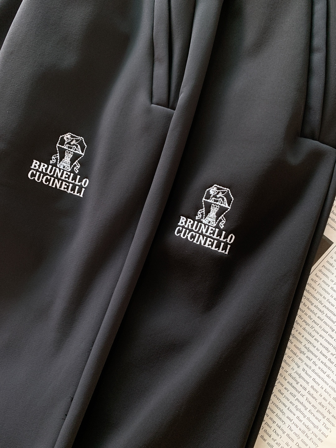 Brunello Cucinelli 布鲁奈罗.库奇内利 2025FW秋冬新品BC加绒裤把意式轻奢焊在身