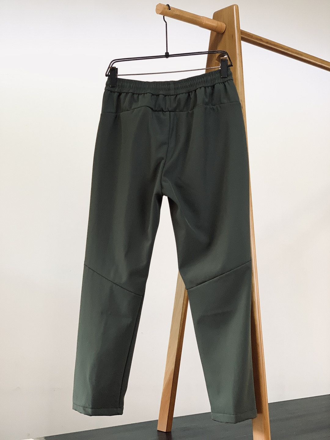 Kailas 凯乐石 2025FW秋冬新品加绒抽绳休闲裤，外层抗风耐磨，内层摇粒绒锁温，松紧腰头+抽绳设