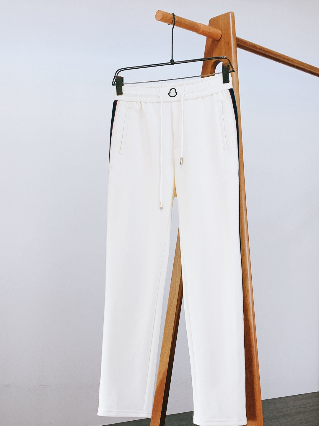 Moncler 蒙口 2025FW秋冬新品 织带抽绳工装休闲裤时尚系列，独特设计，抽绳休闲长裤 订纱开始