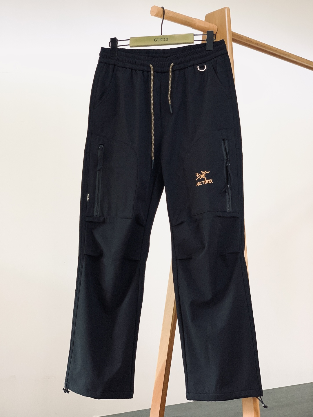 ARCTERYX 始祖鸟 2025FW秋冬新品加绒工装裤直接焊死户外穿搭天花板！机能面料搭加绒内里，保暖