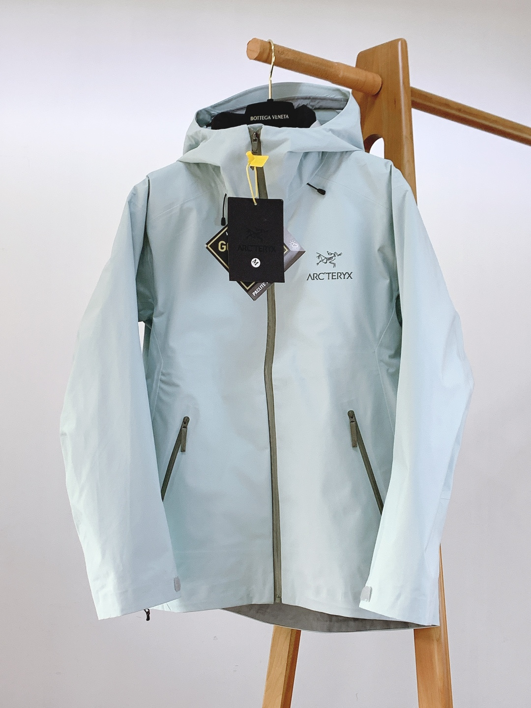 ARCTERYX 始祖鸟 鸟家王炸款三合一冲锋衣羽绒服了来了！一衣三穿！内胆带logo轻薄户外级羽绒服！