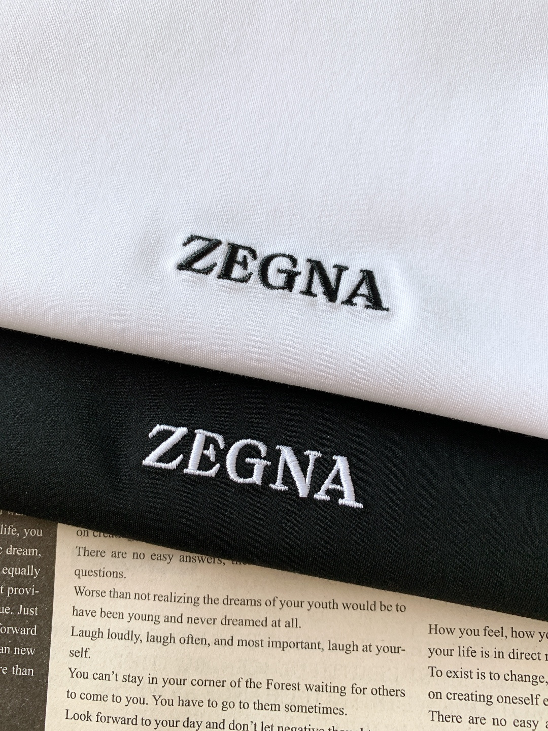 Ermenegildo Zegna 杰尼亚 2026SS早春新品 经典黑白纯色短袖T恤。采用葡萄牙产10
