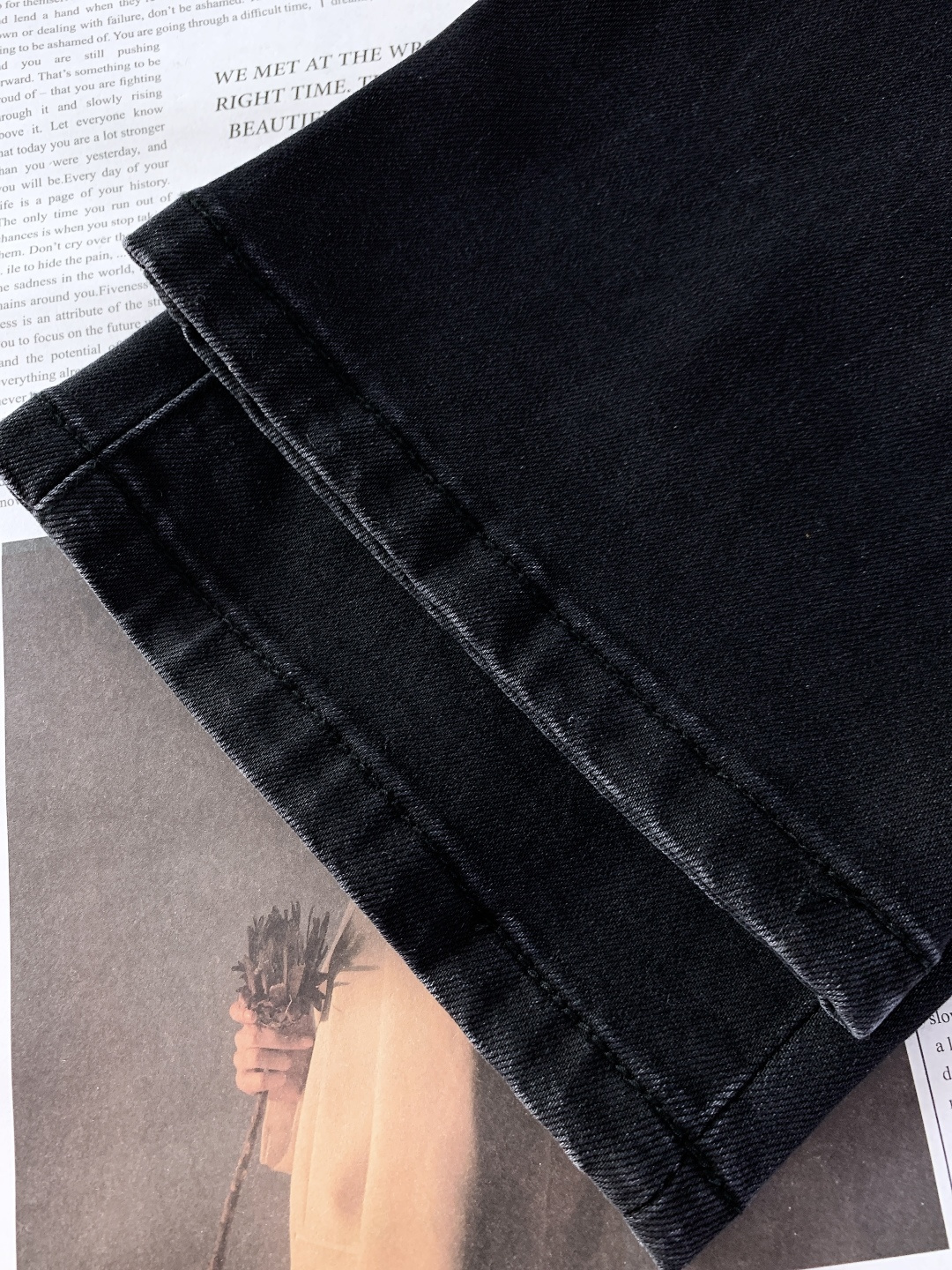 LouisVuitton 路易威登 2025FW秋冬新品 高级时装感 进口牛仔面料 , 洗水牛仔裤。面料