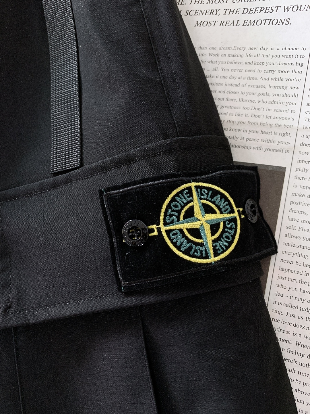 Stone Island 石头岛 2025FW秋冬新品休闲羽绒裤，硬核机能美学拉满！高密防风面料搭载羽绒