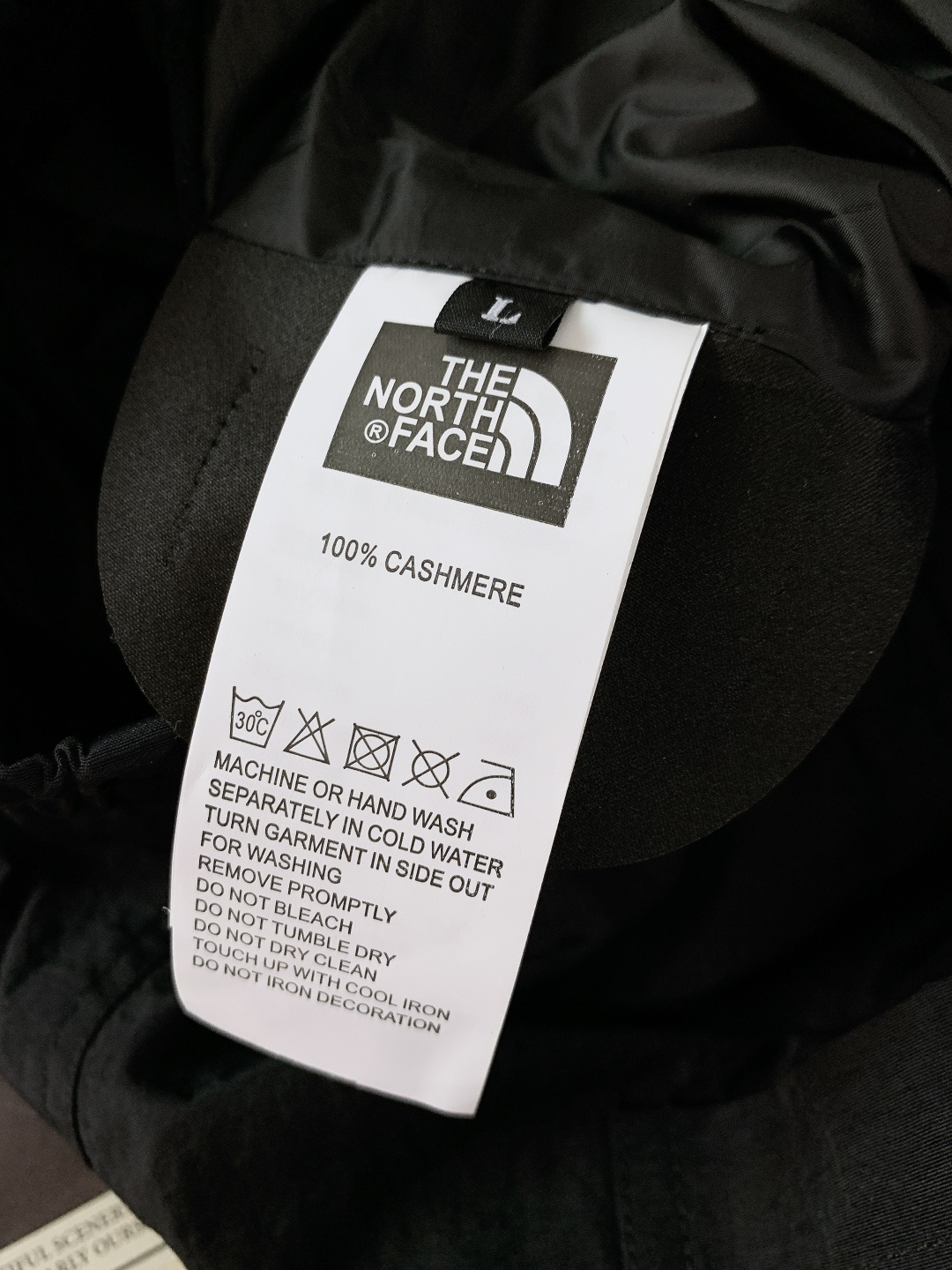 The North Face®北面 2025FW秋冬新品休闲羽绒裤，户外基因与日常穿搭的完美融合！高密防